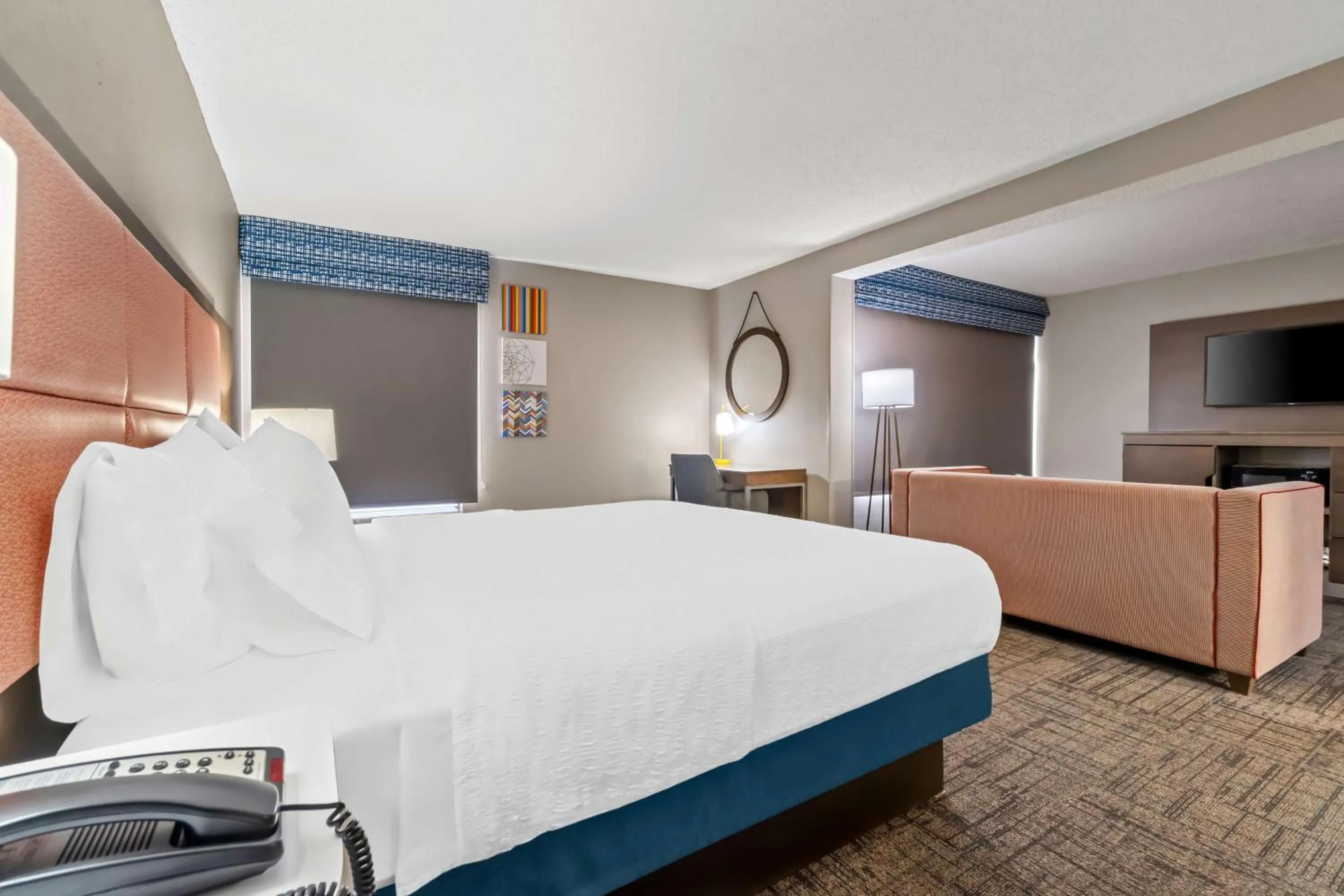 Living room, Bed in Hampton Inn Jonesboro