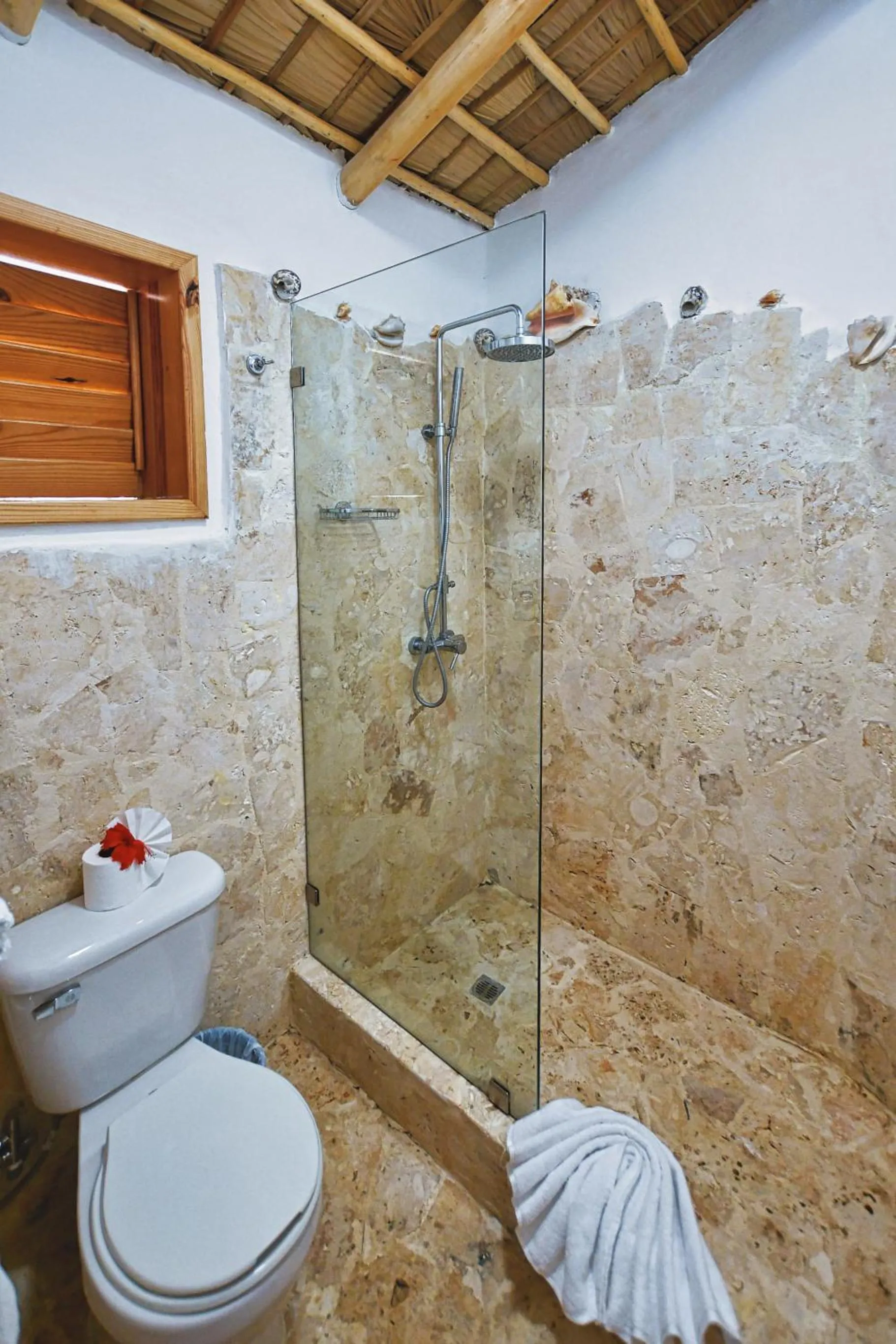 Shower in Paradiso del Caribe