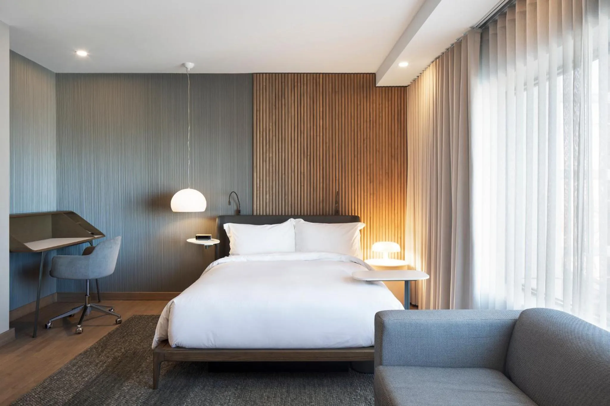 Bed in Hôtel Le Germain Montréal