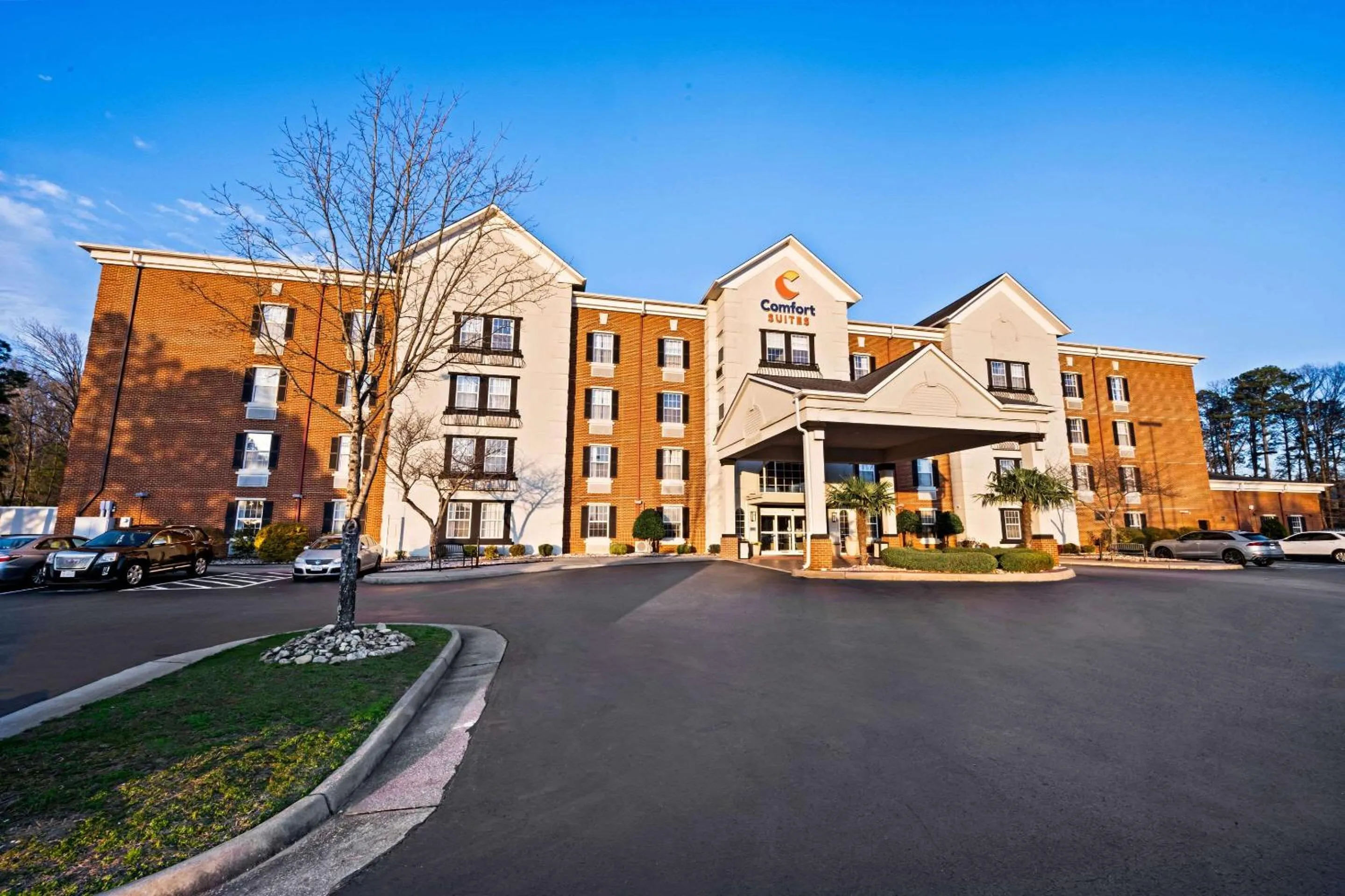 Property building in Comfort Suites Newport News Airport