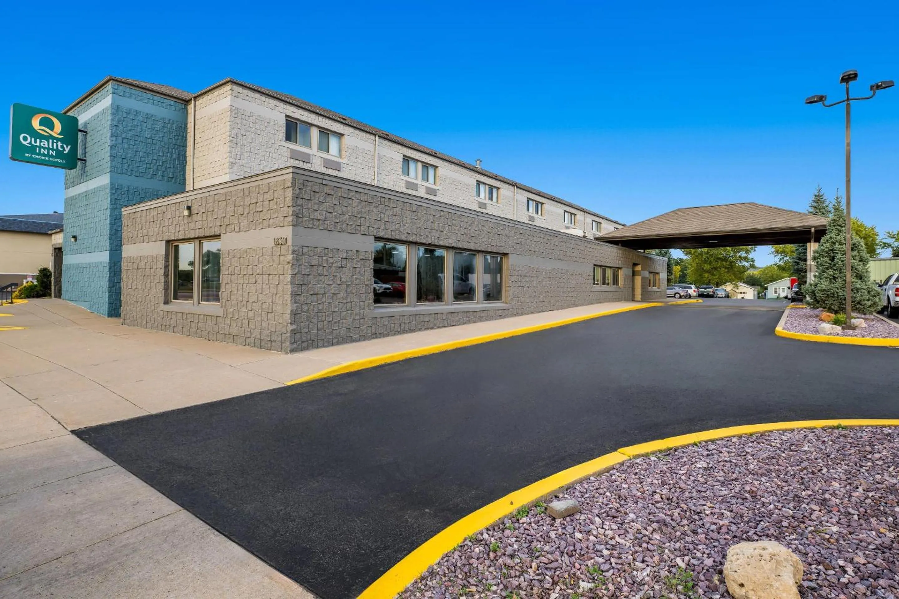 Property building in Quality Inn La Crosse North