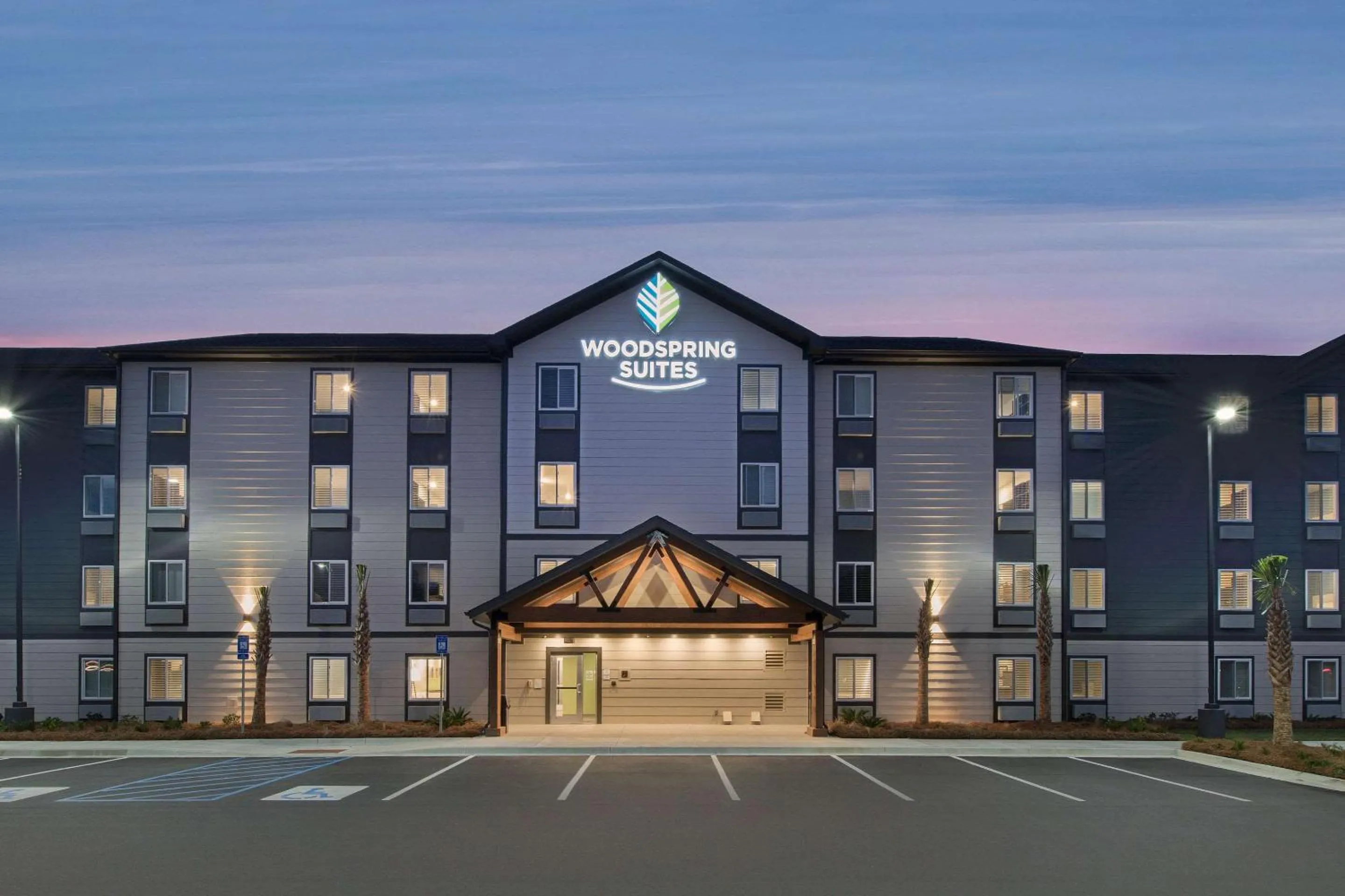 Property building in WoodSpring Suites Savannah Pooler