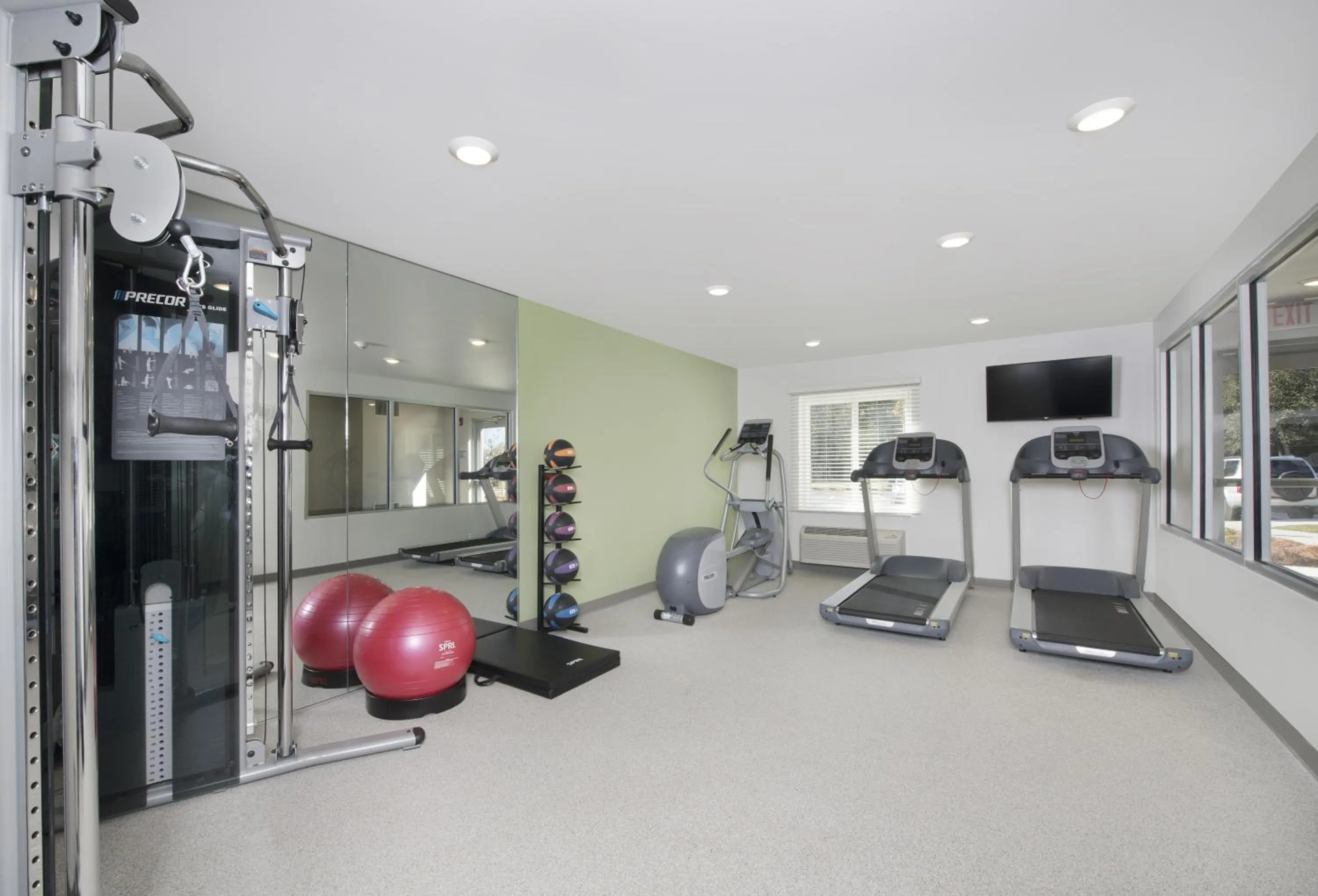 Fitness centre/facilities in WoodSpring Suites Savannah Pooler