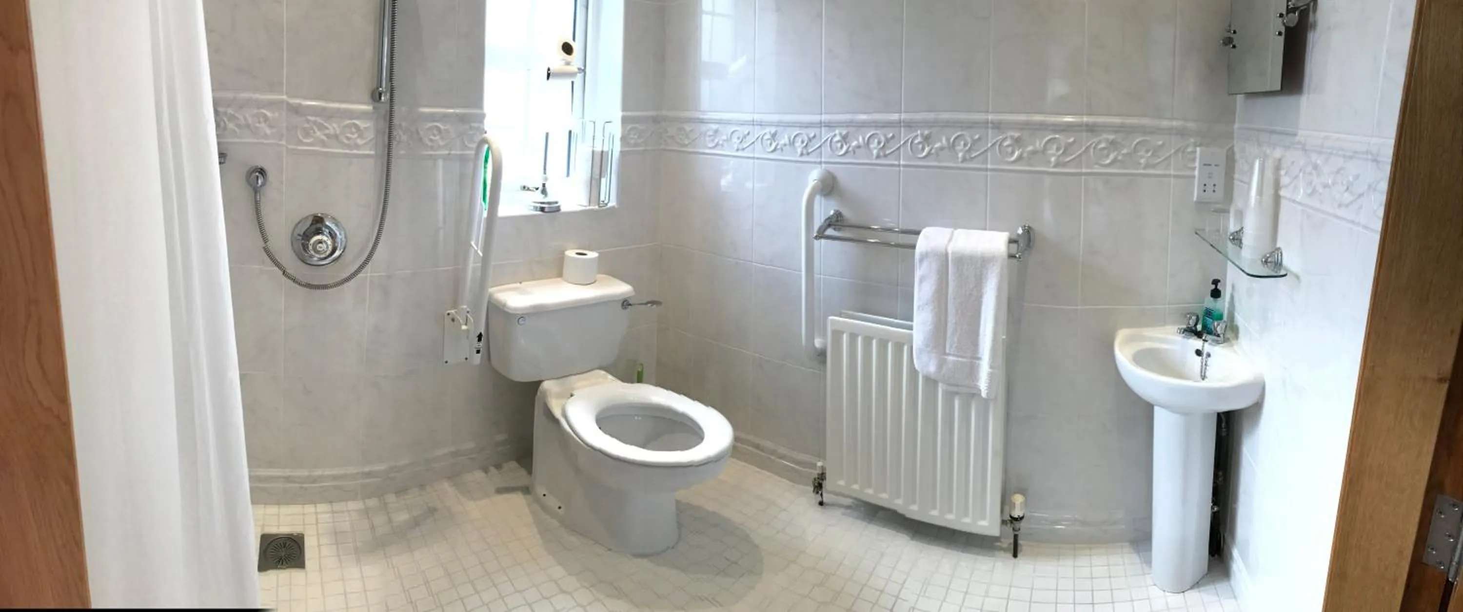 Bathroom in Kilcreeny Lodge