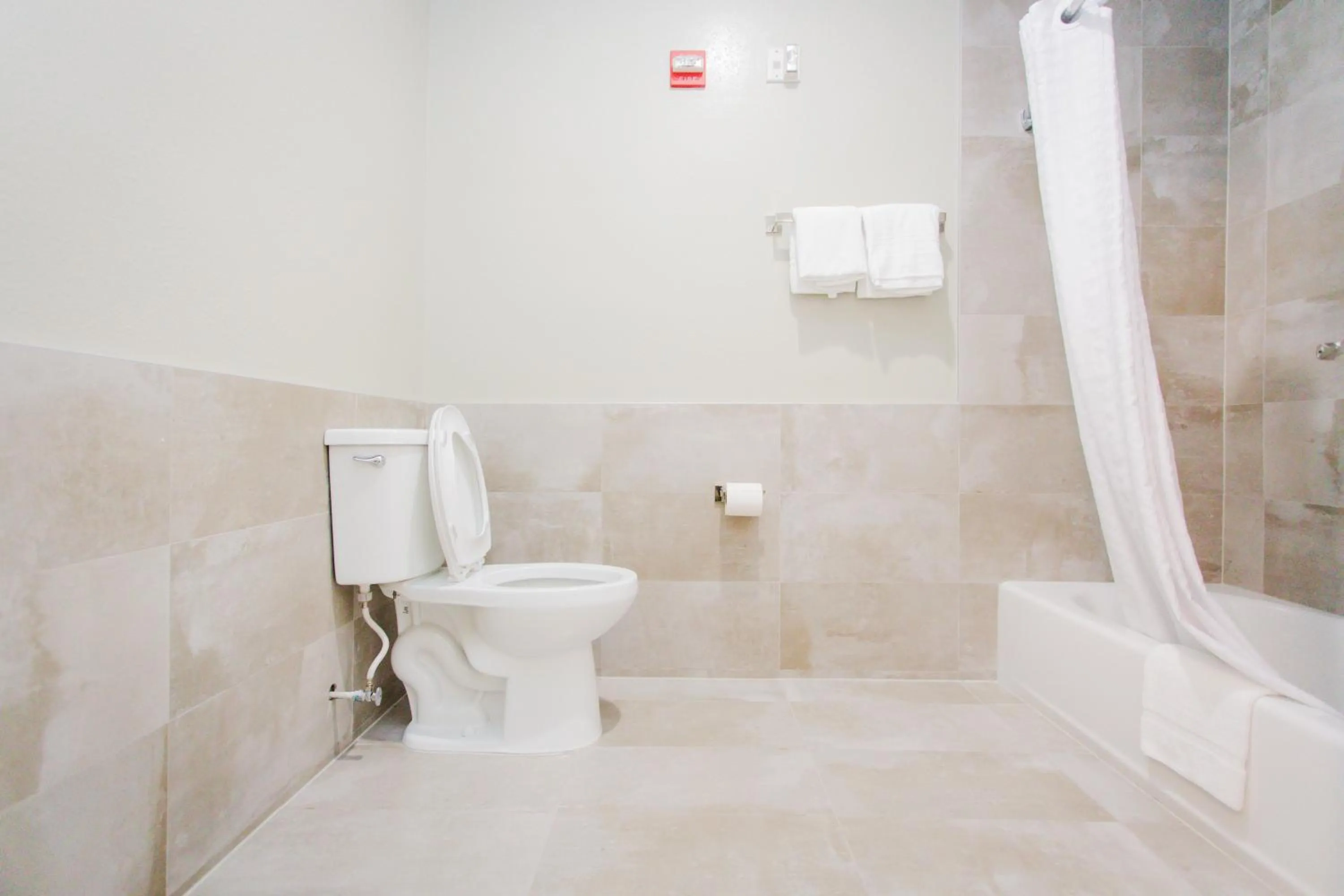 Bathroom in Palace Inn Beltway 8 & Westview