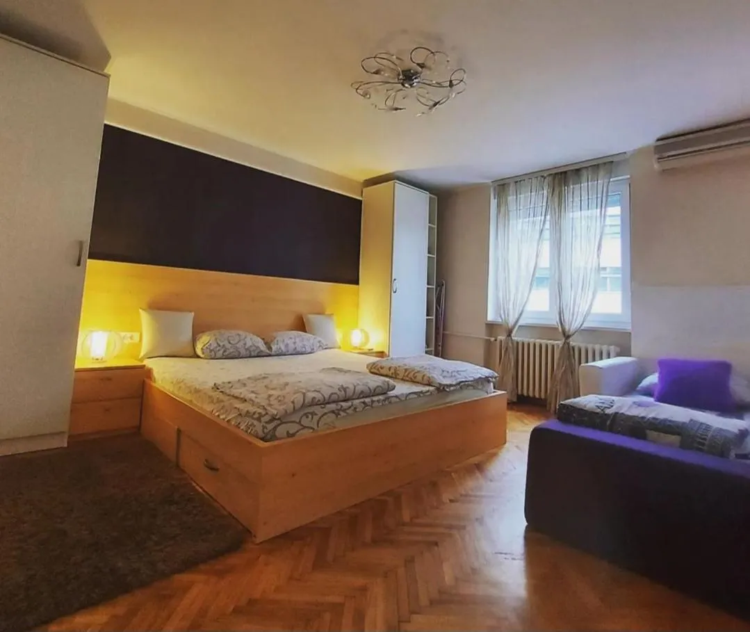 Central apartment with garage