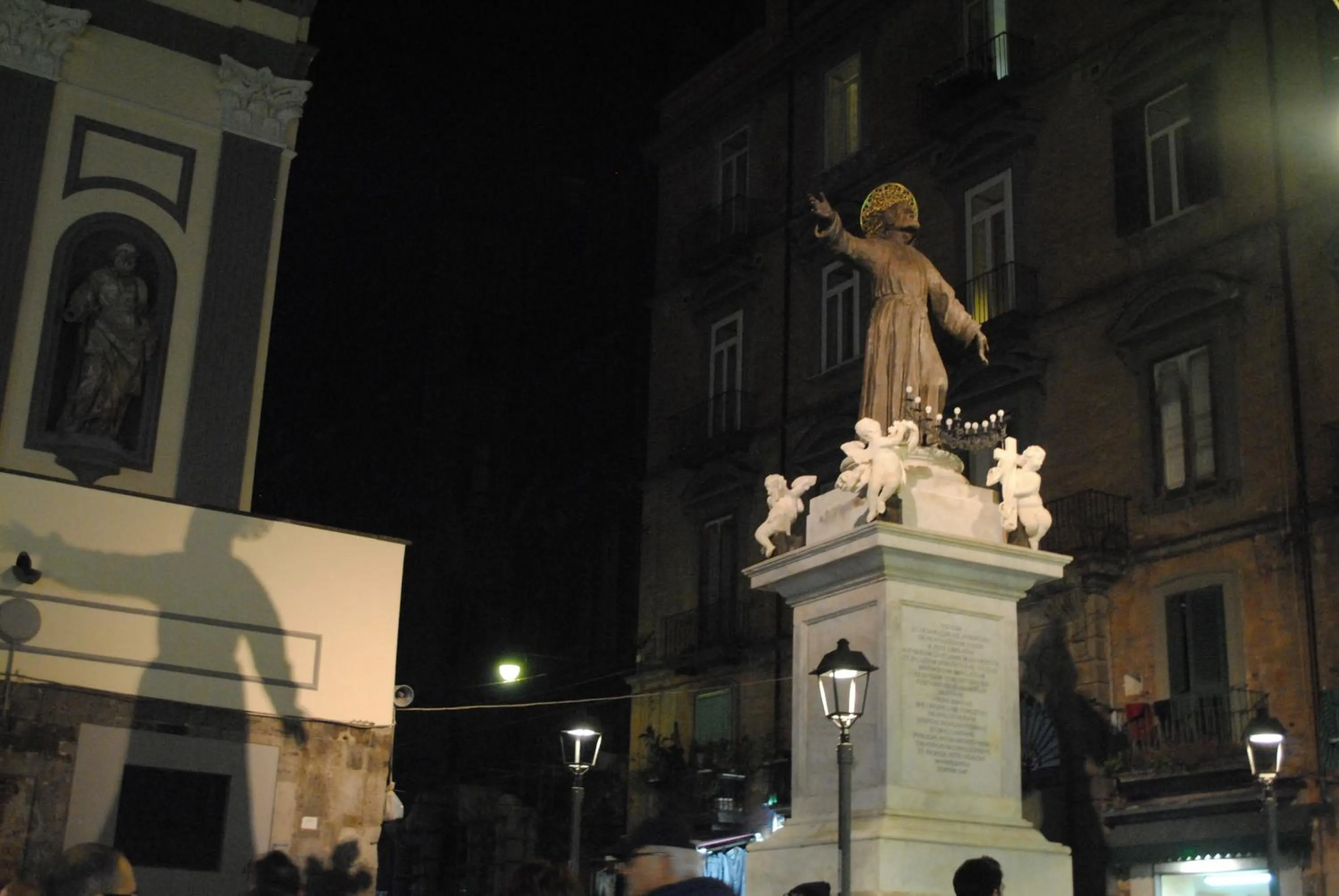 Nearby landmark in Bien-Bì