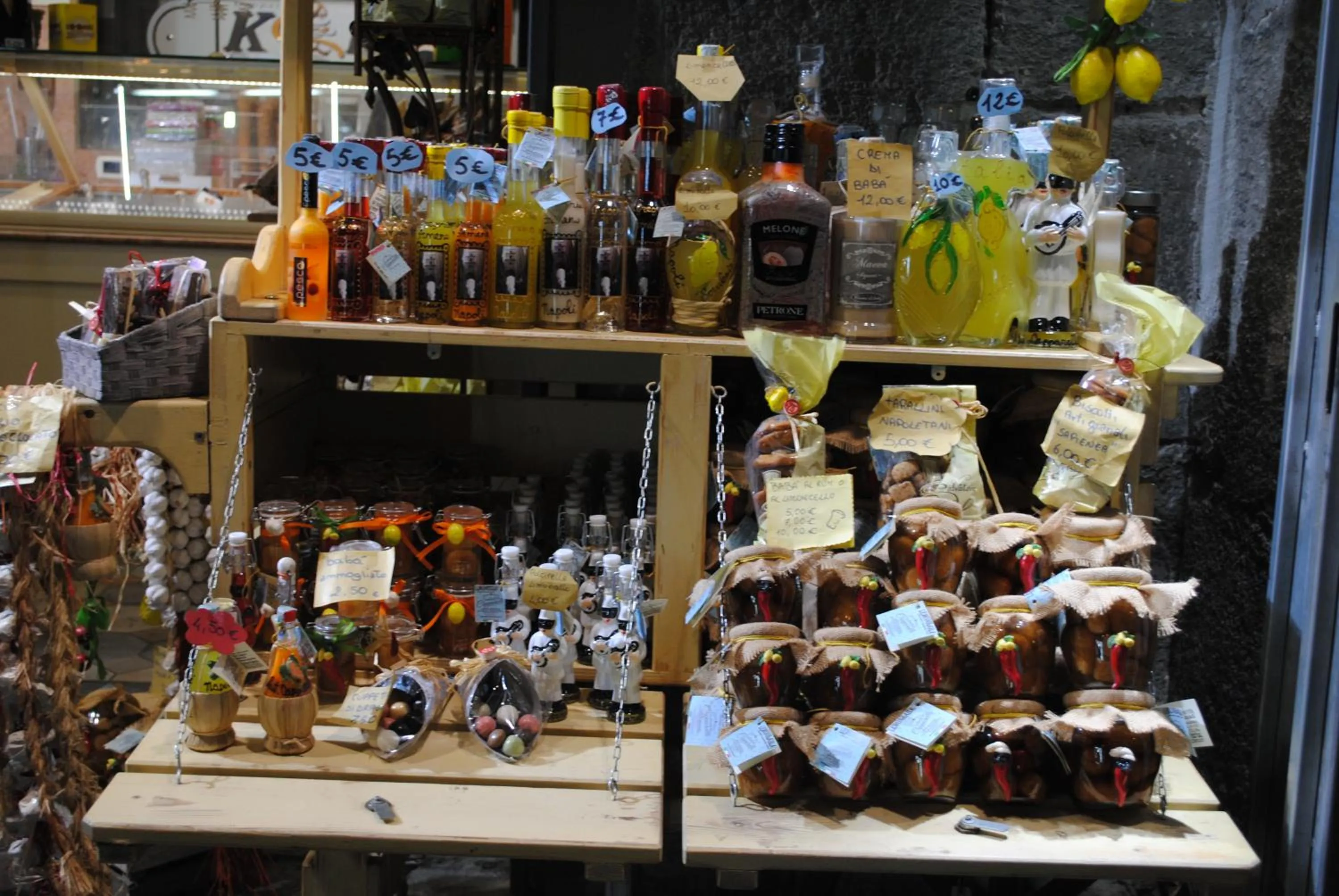 Nearby landmark in Bien-Bì