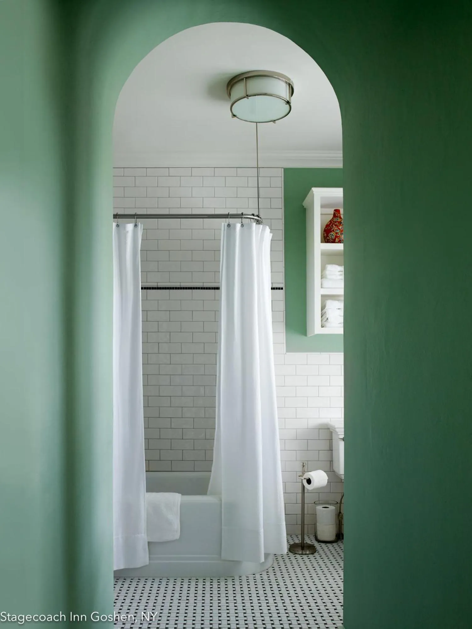 Bathroom in Stagecoach Inn