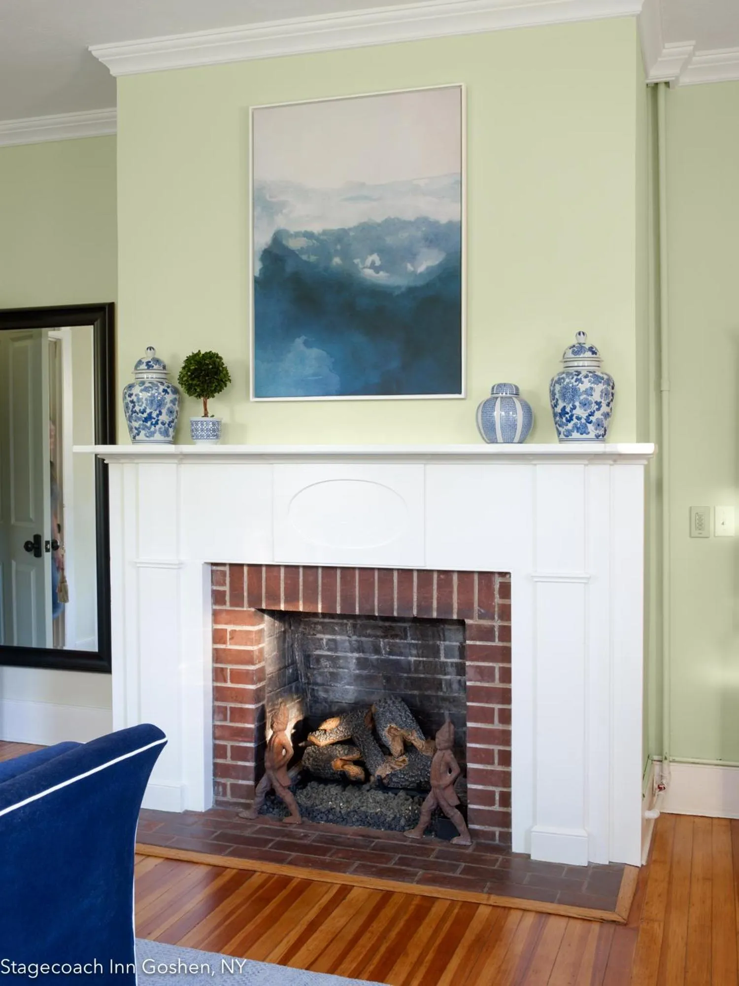 Seating area in Stagecoach Inn
