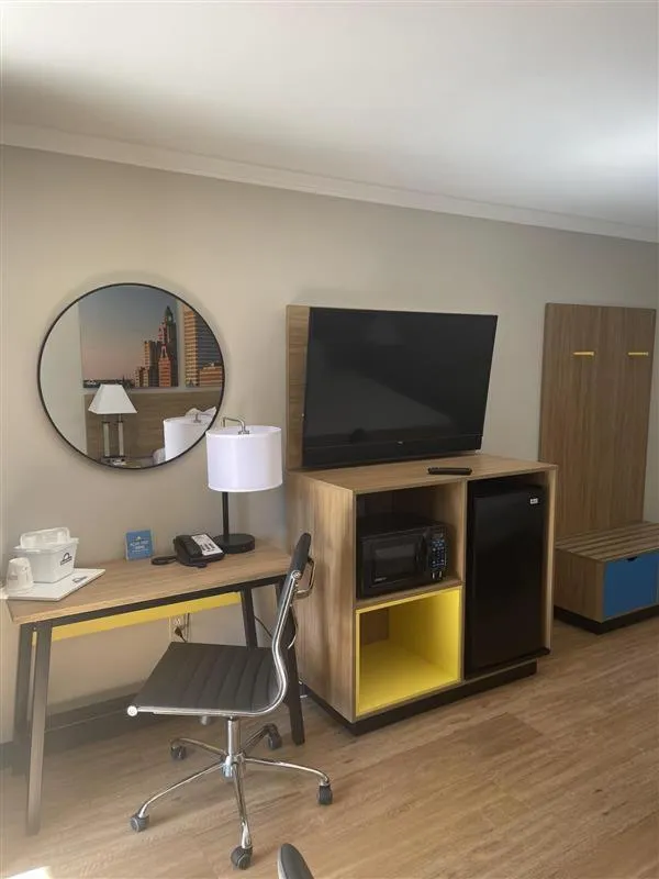 Living room in Days Inn by Wyndham Wilmington Brandywine