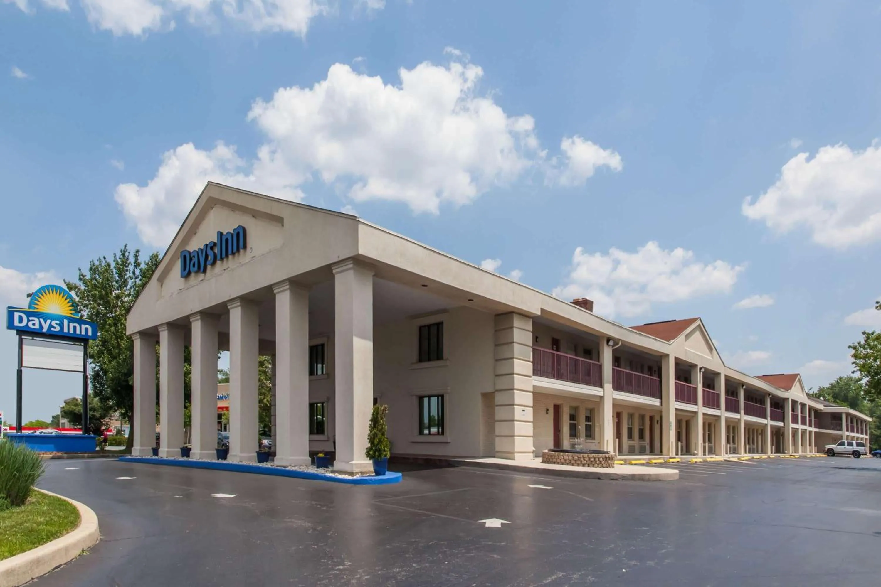 Property building in Days Inn by Wyndham Wilmington Brandywine