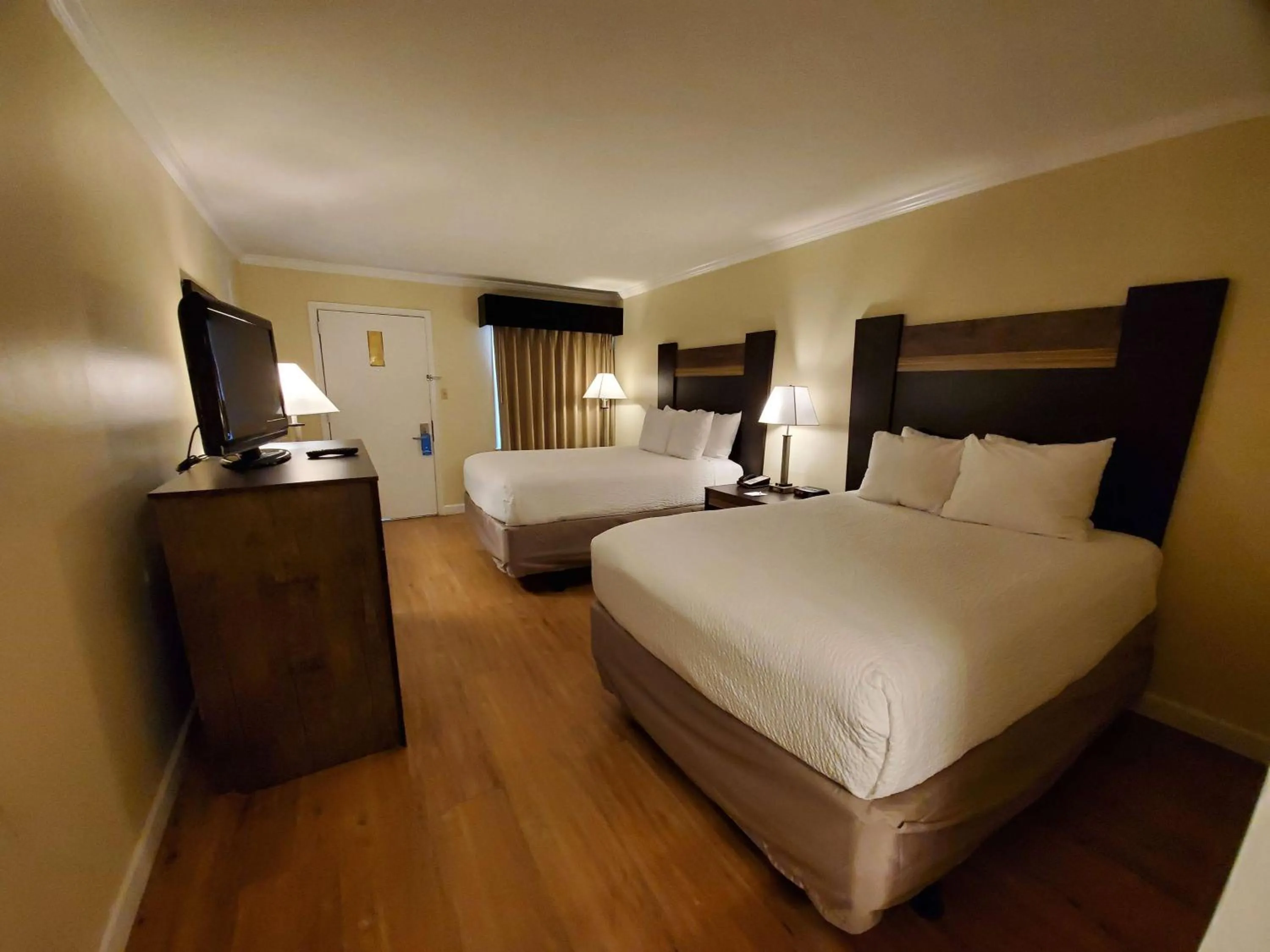 Double Room with Two Double Beds - Non-Smoking in Days Inn by Wyndham Wilmington Brandywine