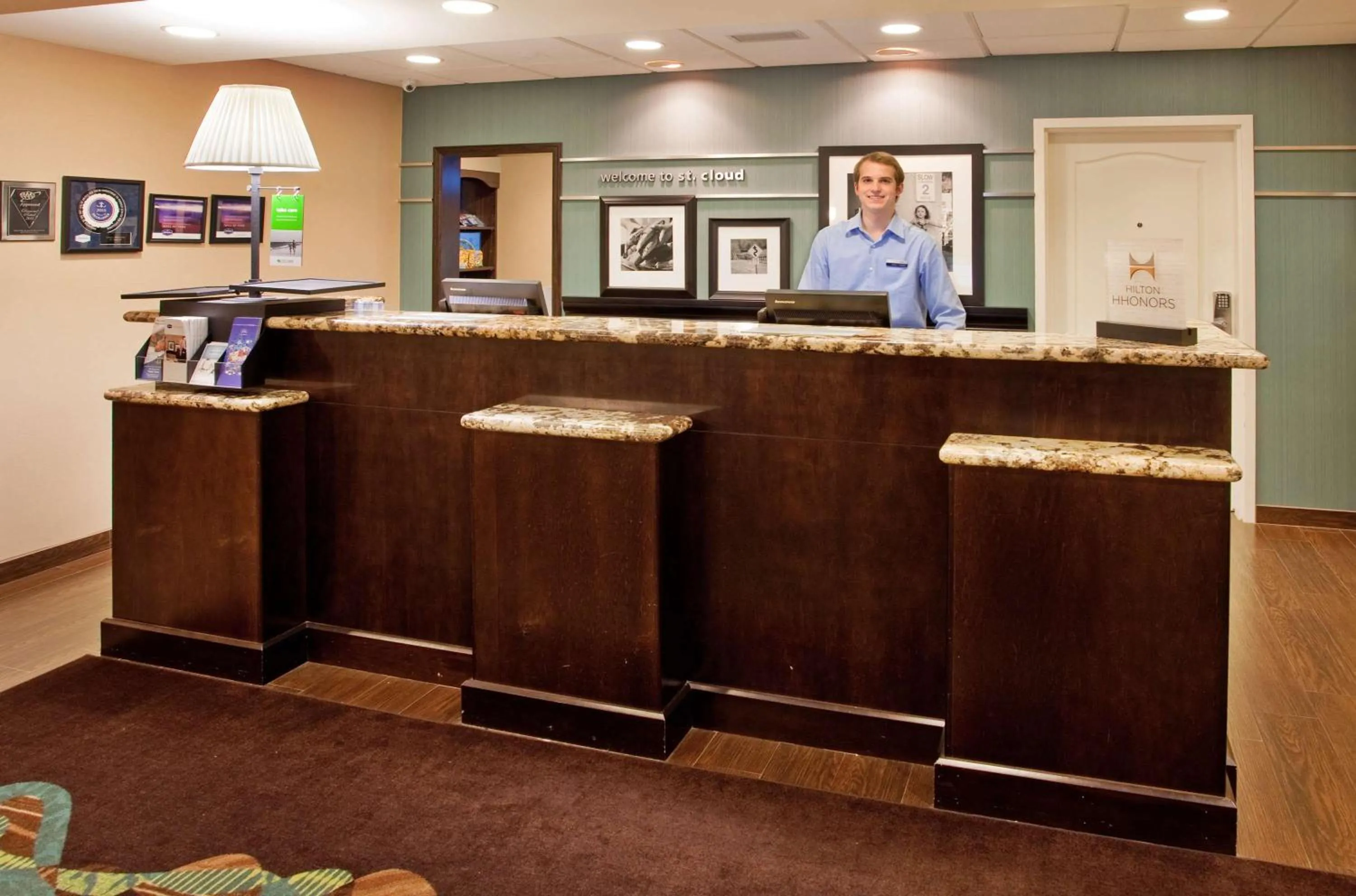 Lobby or reception in Hampton Inn and Suites St. Cloud