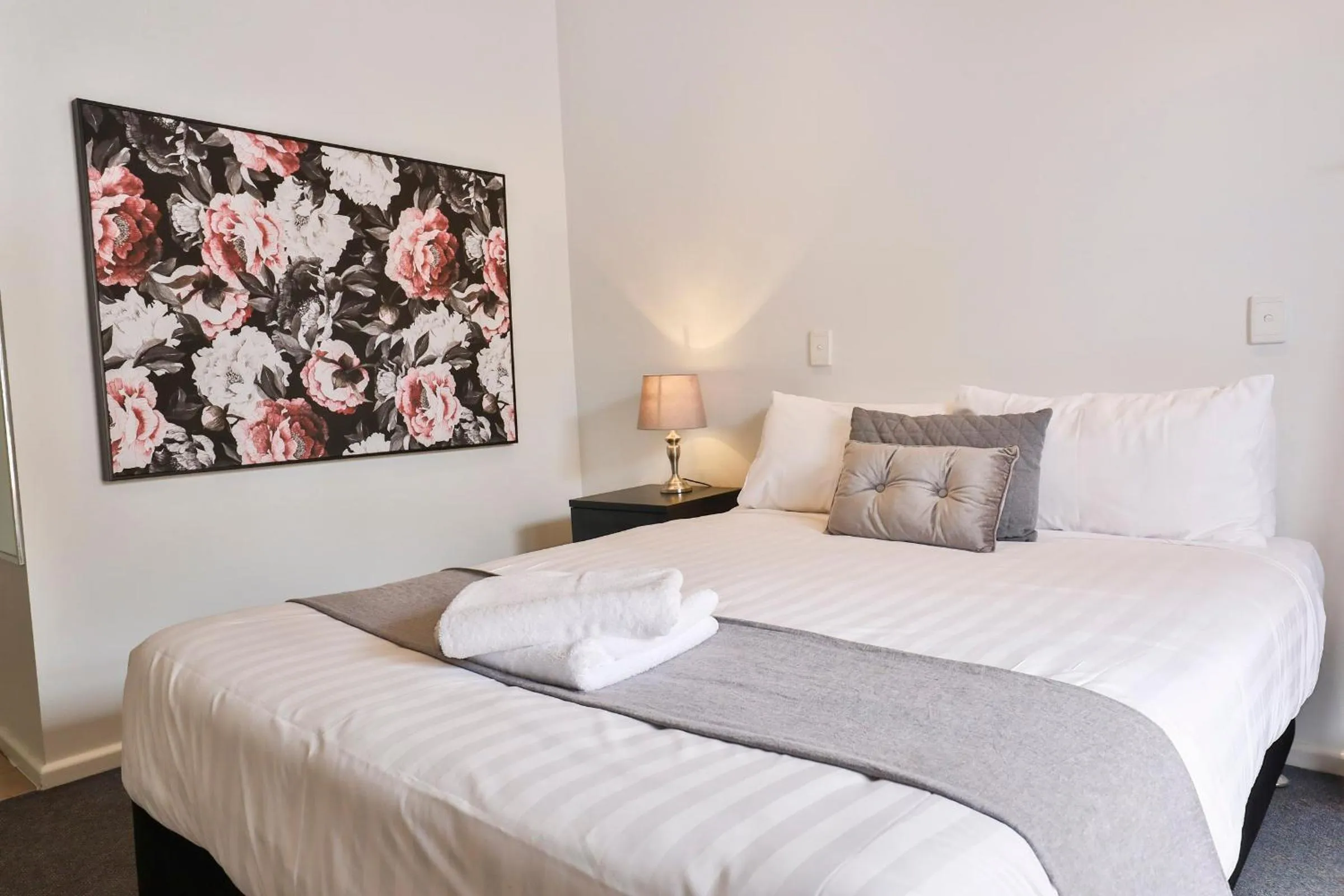 Bed in Robinvale Bridge Motel