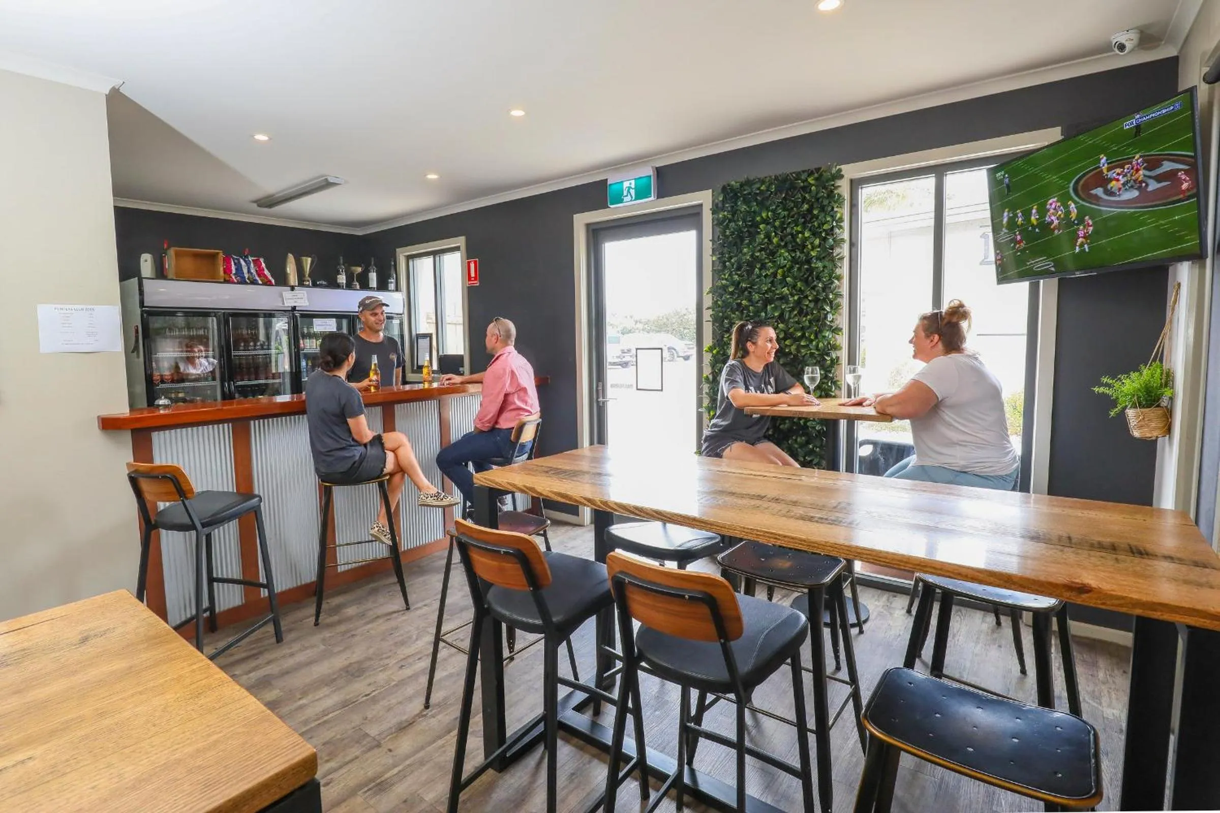 Food and drinks in Robinvale Bridge Motel