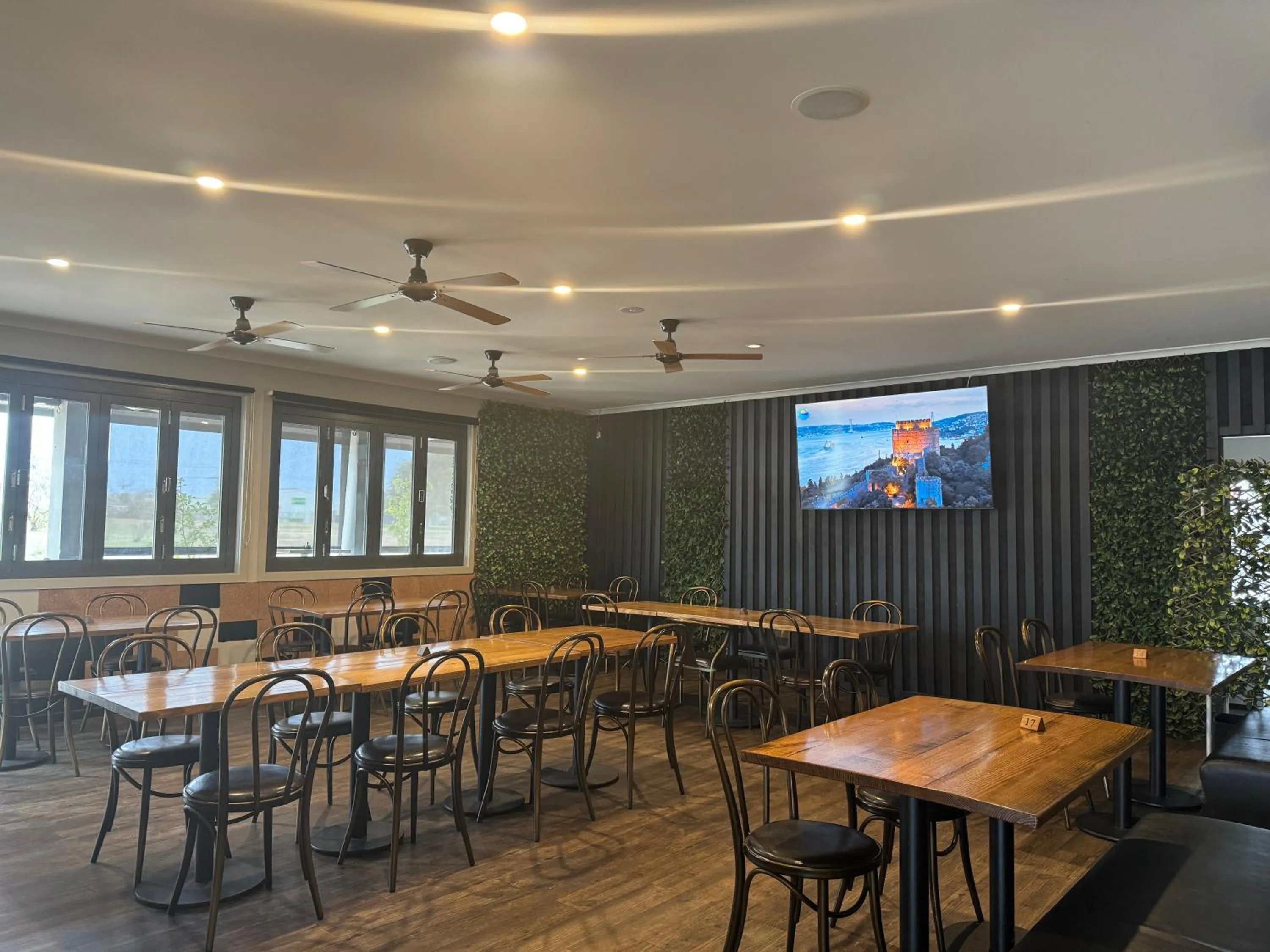 Restaurant/places to eat in Robinvale Bridge Motel