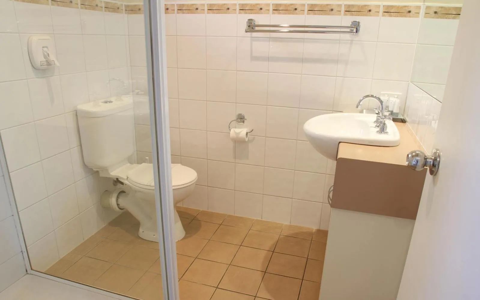 Shower in Robinvale Bridge Motel