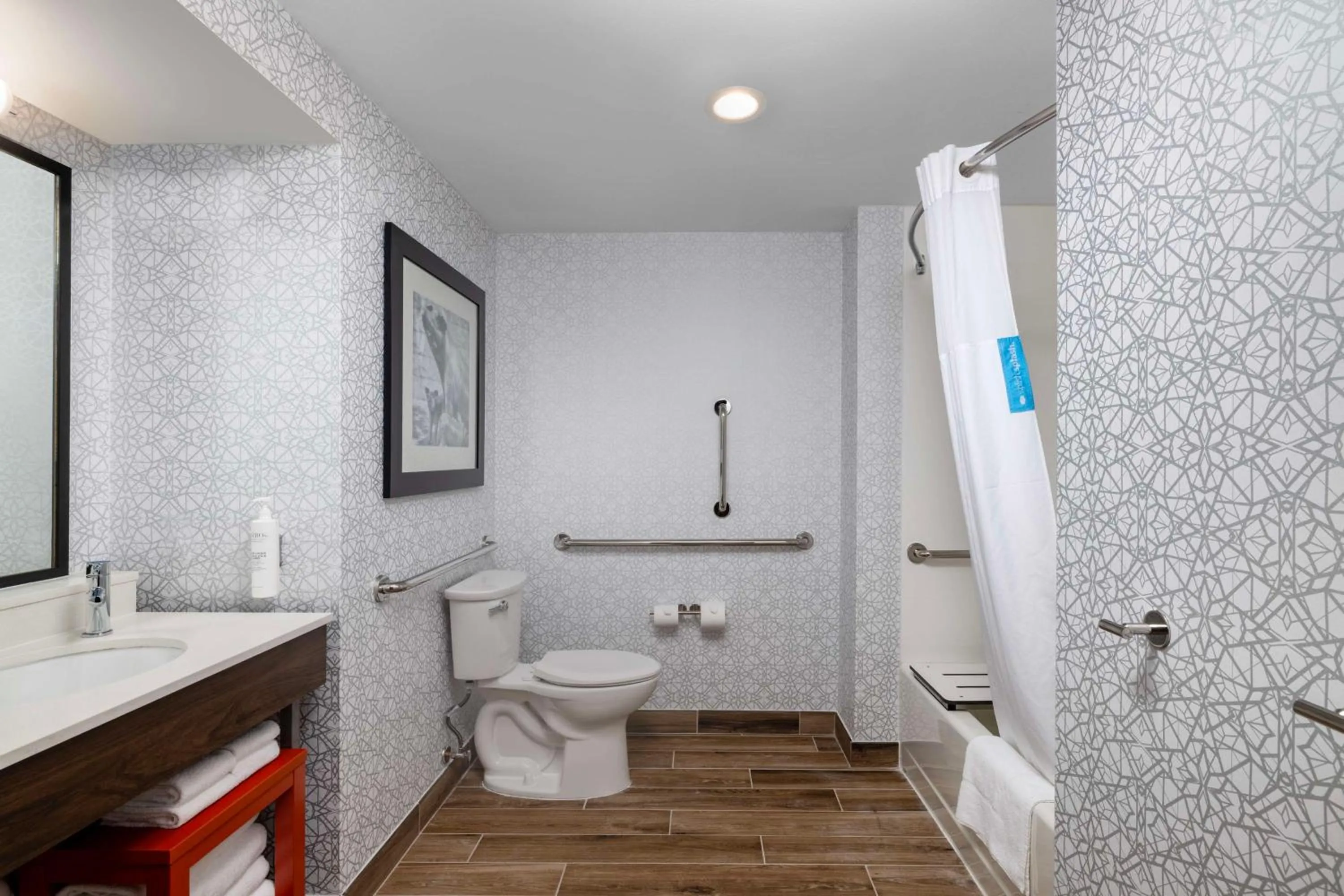 Bathroom in Hampton Inn & Suites State College at Williamsburg Square