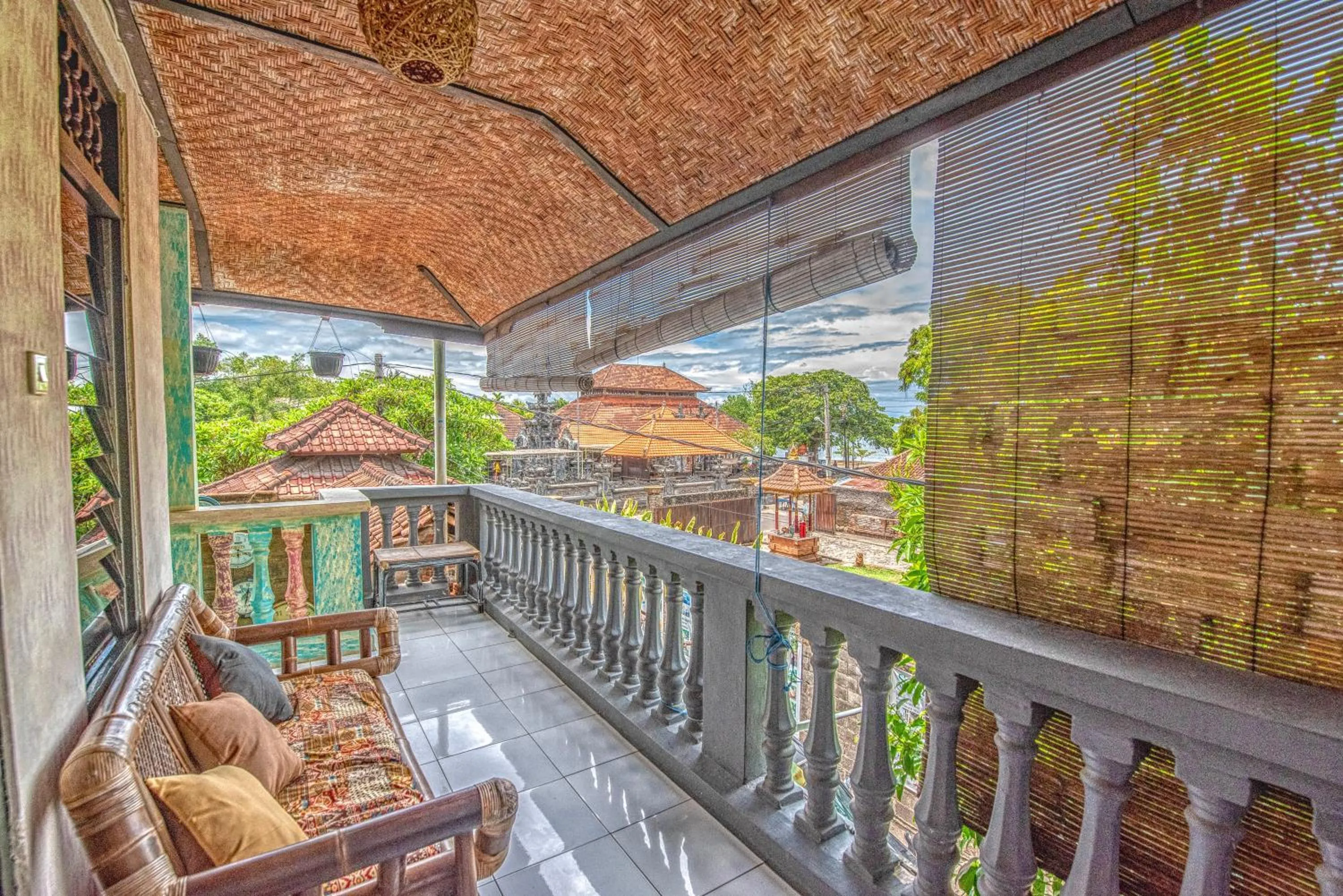 Balcony/Terrace in Lovina Central Hostel