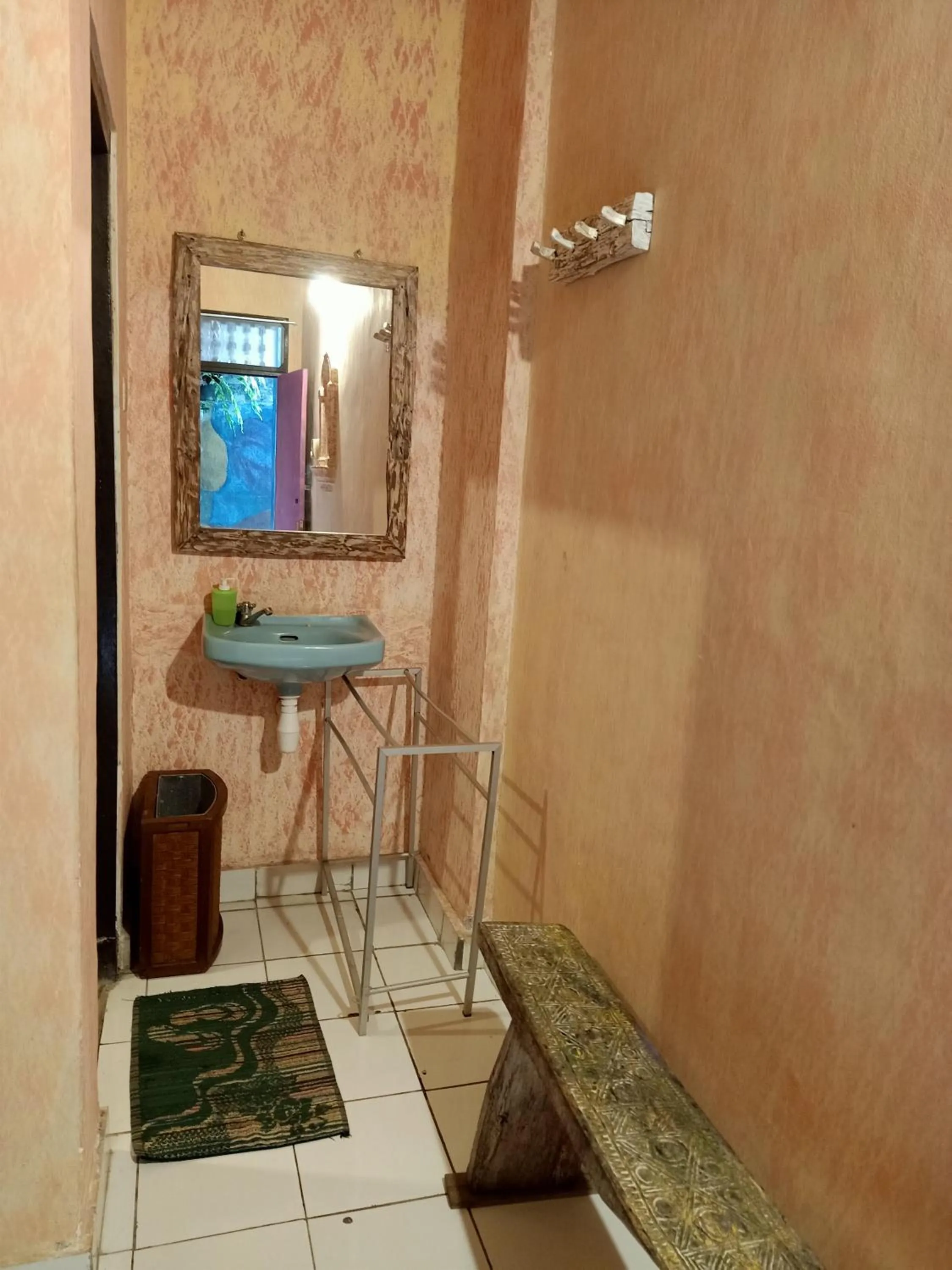 Bathroom in Lovina Central Hostel