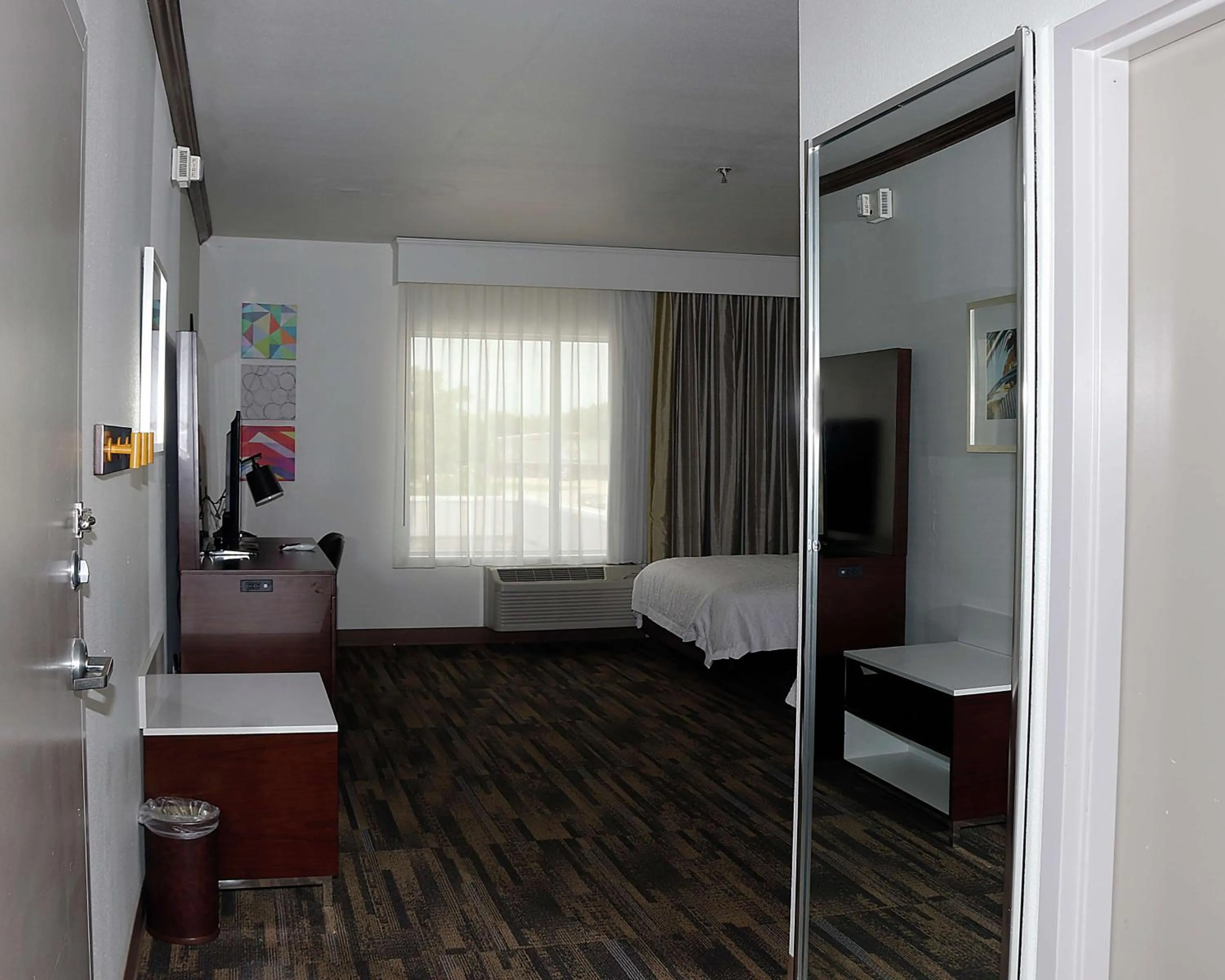 Bedroom, Bed in Hampton Inn and Suites Stephenville