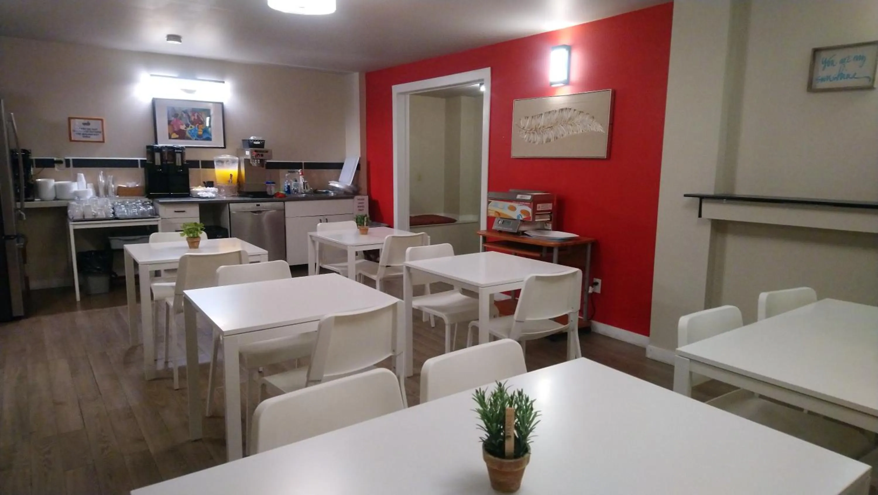 Travelodge by Wyndham Edmonton East