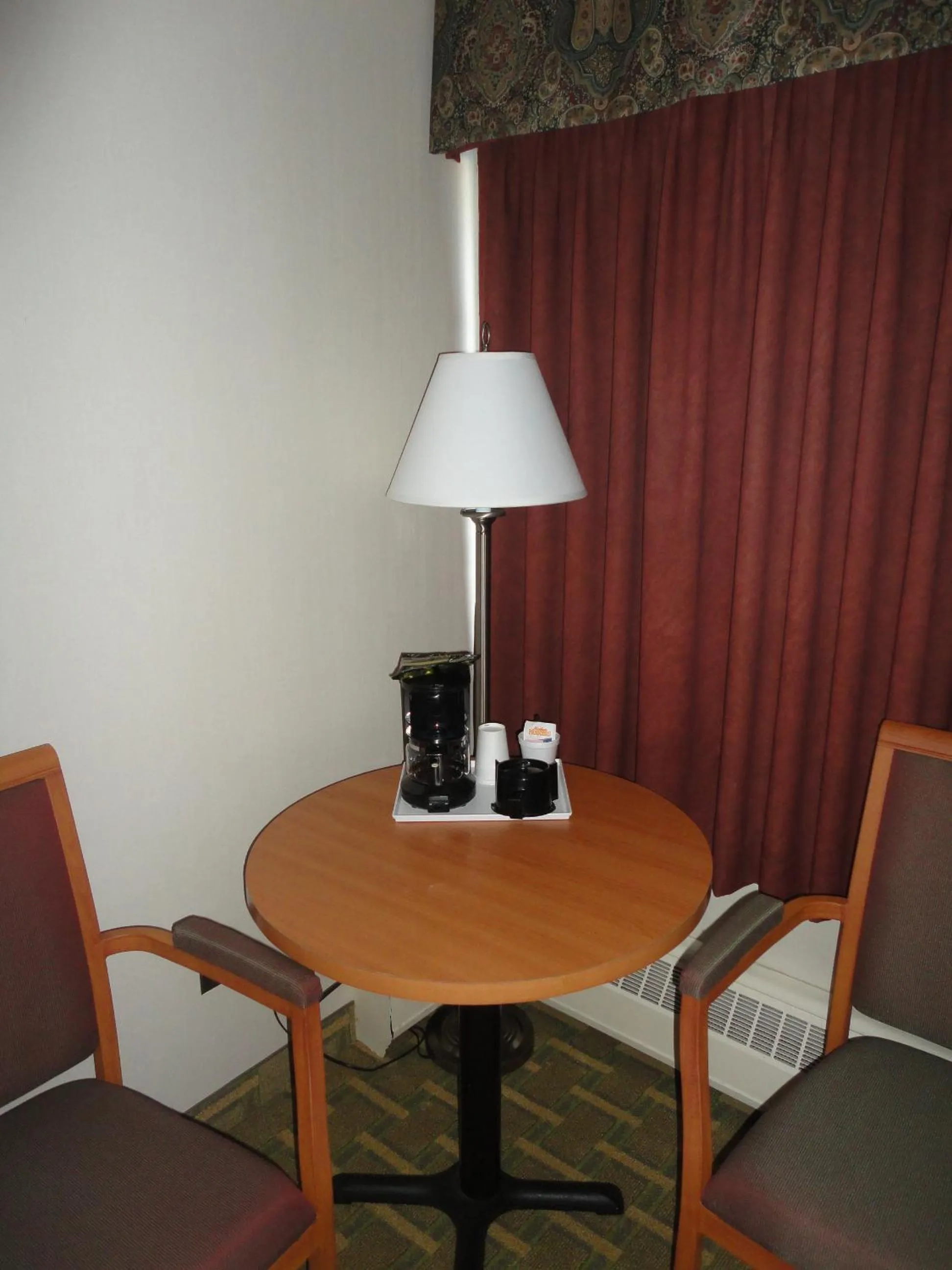 Seating area in Travelodge by Wyndham Edmonton East