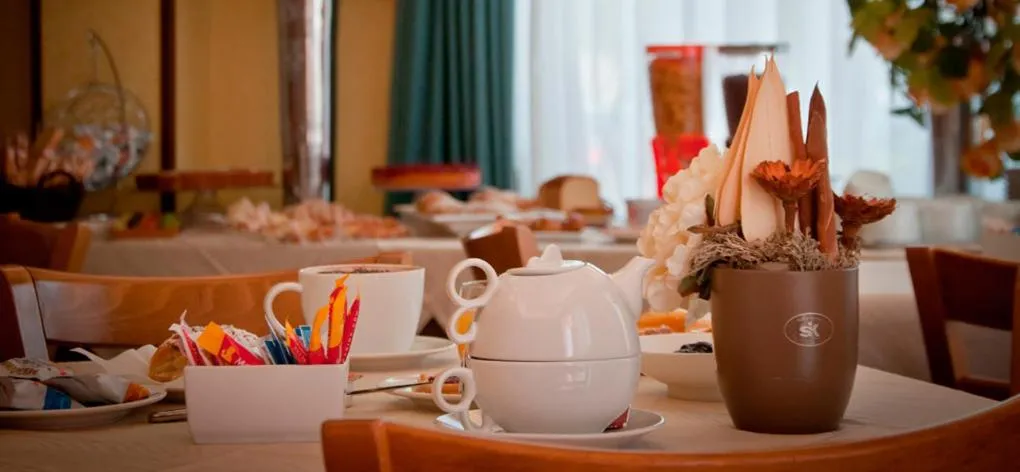 Breakfast in Aerhotel Phelipe