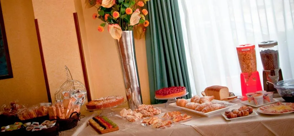 Breakfast in Aerhotel Phelipe