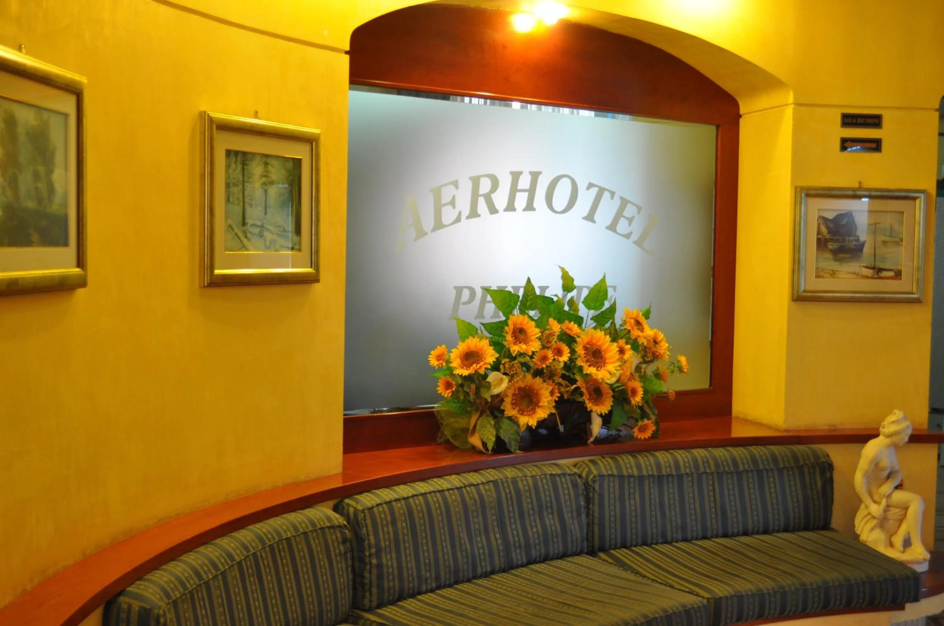 Lobby or reception in Aerhotel Phelipe