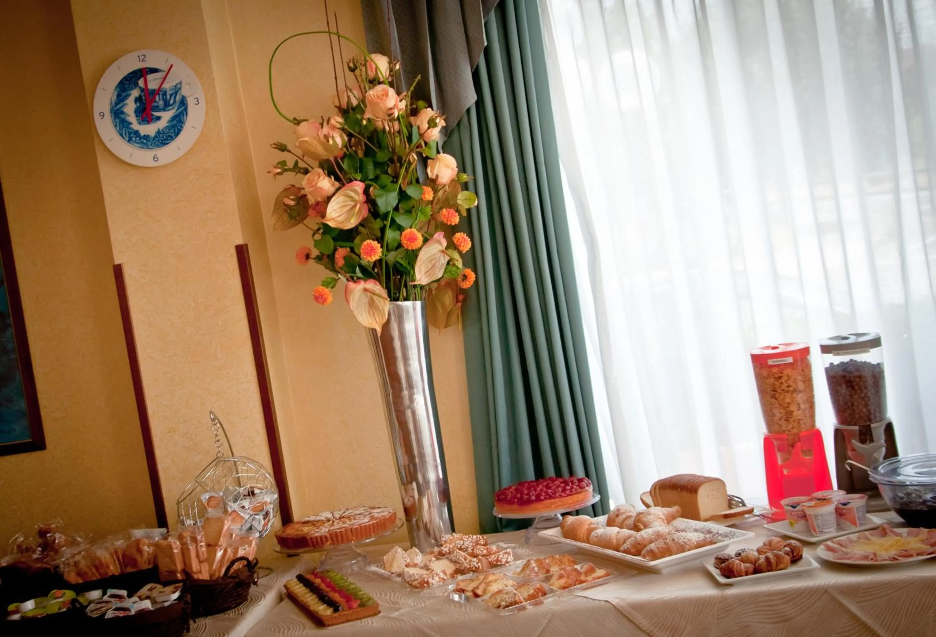 Food and drinks in Aerhotel Phelipe