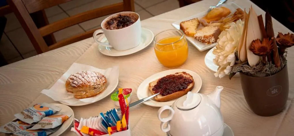 Breakfast in Aerhotel Phelipe