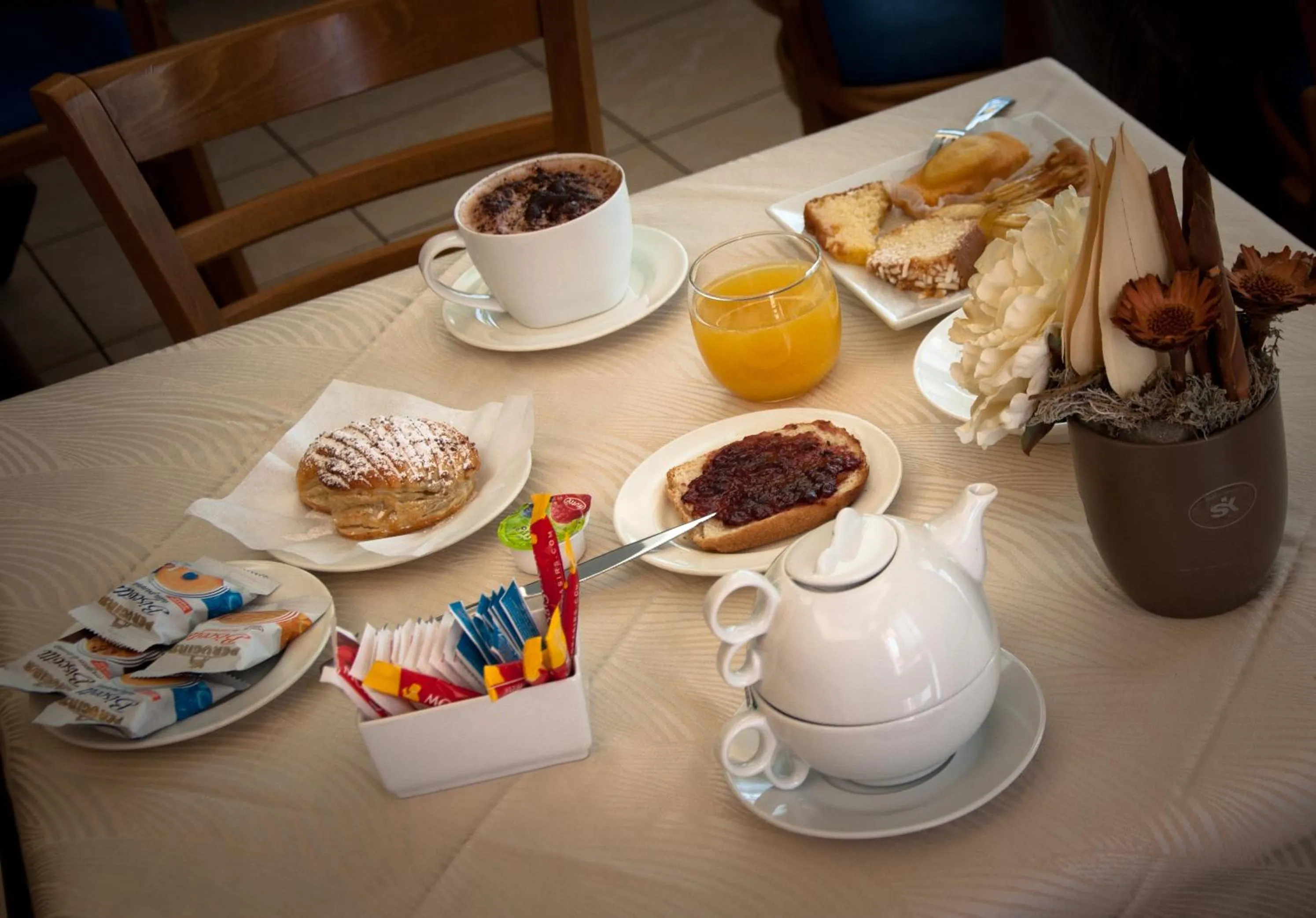 Food and drinks in Aerhotel Phelipe