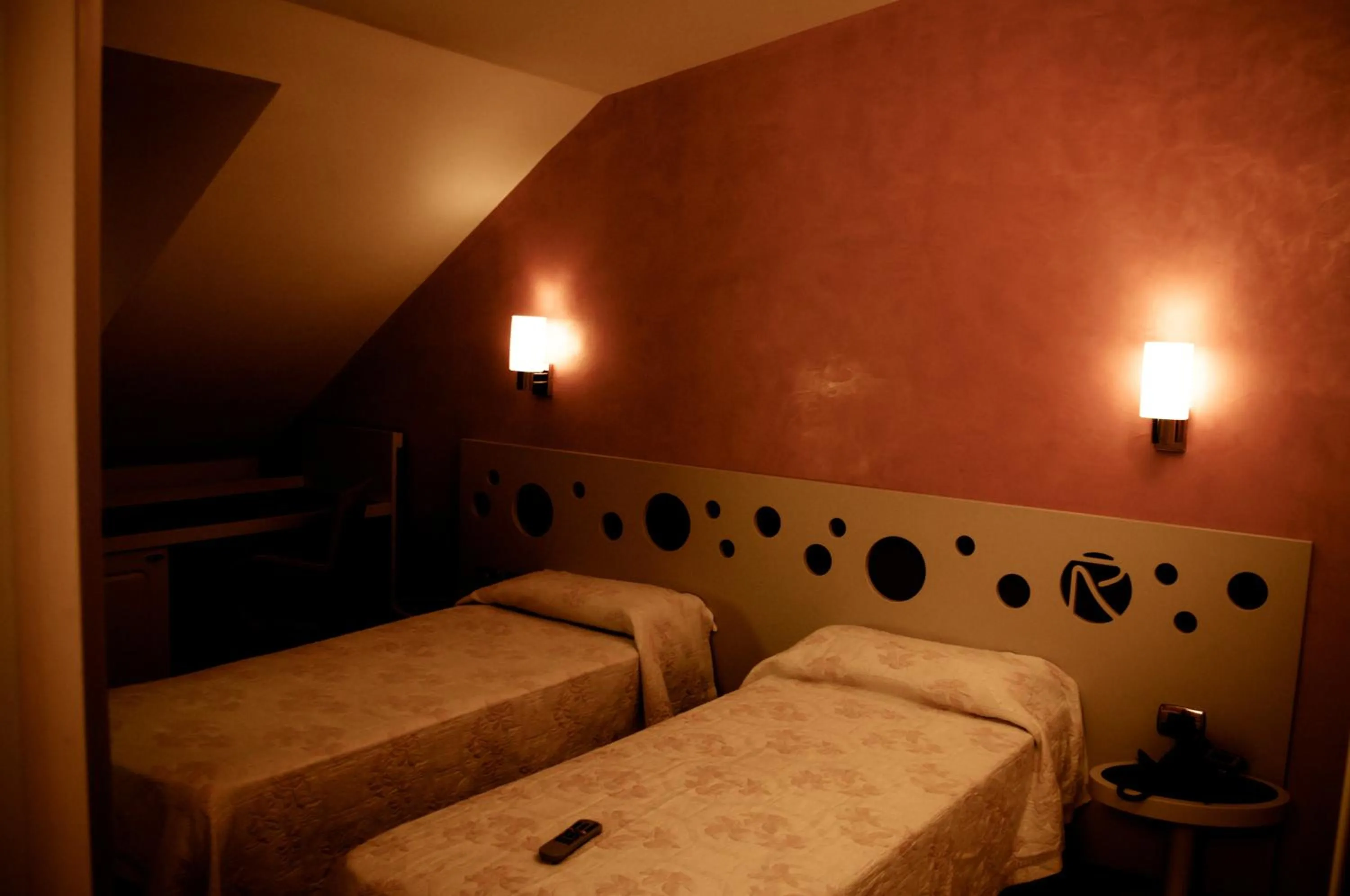 Photo of the whole room, Bed in Aerhotel Phelipe