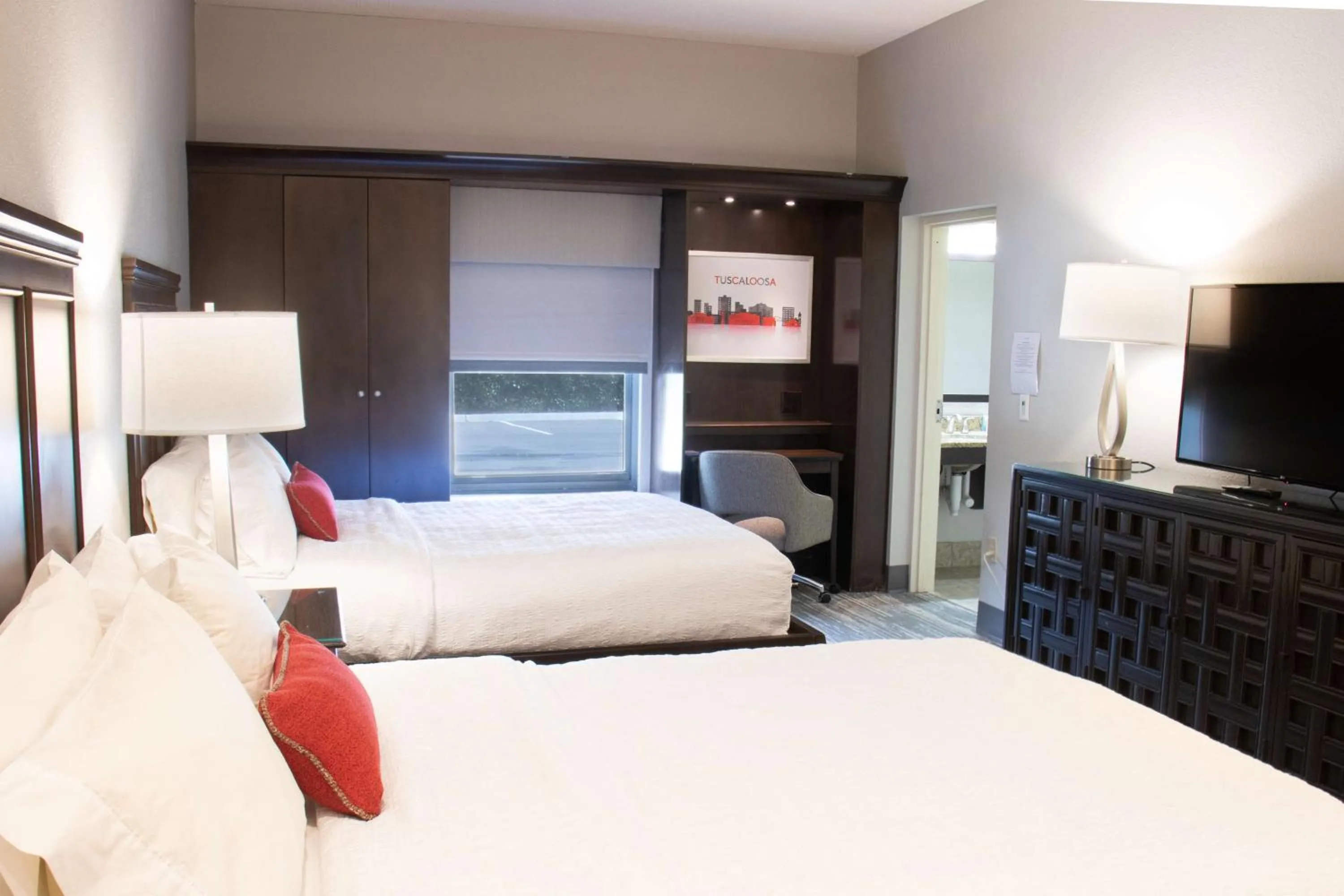 Bedroom, Bed in Hampton Inn Tuscaloosa-University