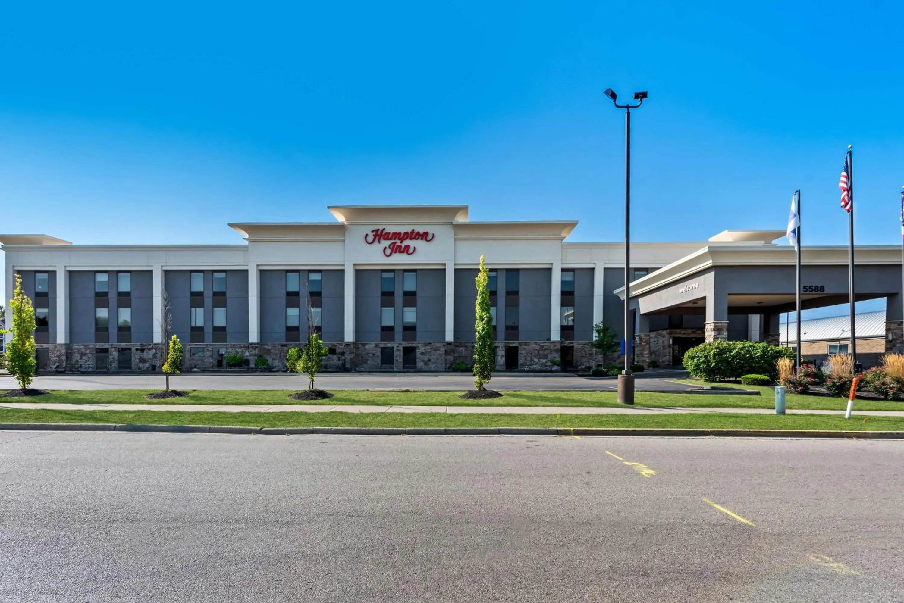 Property building in Hampton Inn Dayton/Huber Heights