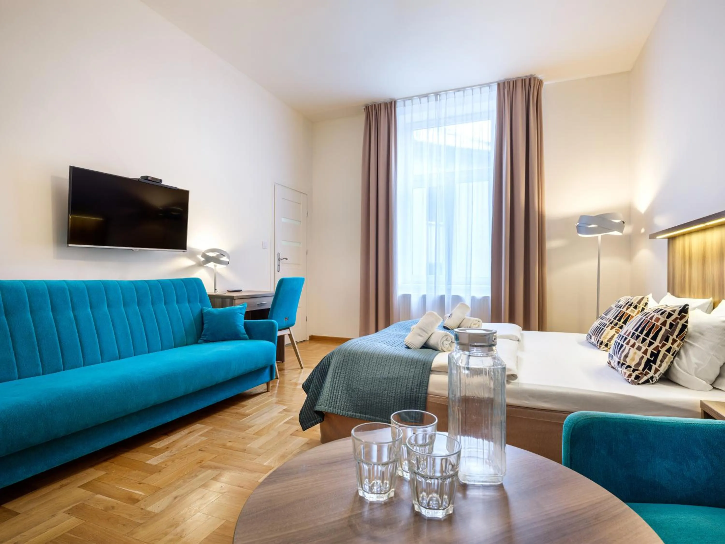 Photo of the whole room, Bed in Kosmopolita Apartments