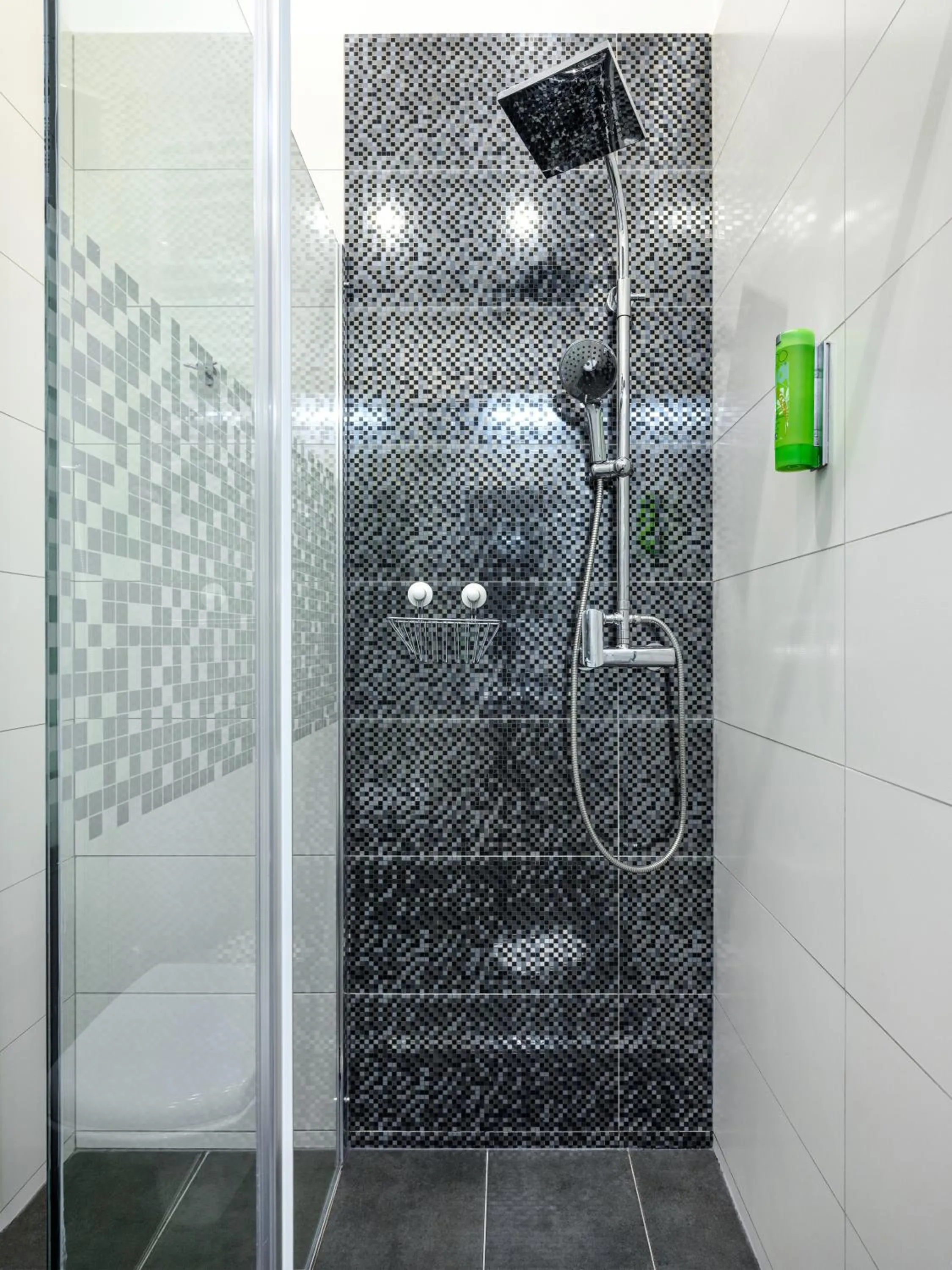 Bathroom in Kosmopolita Apartments