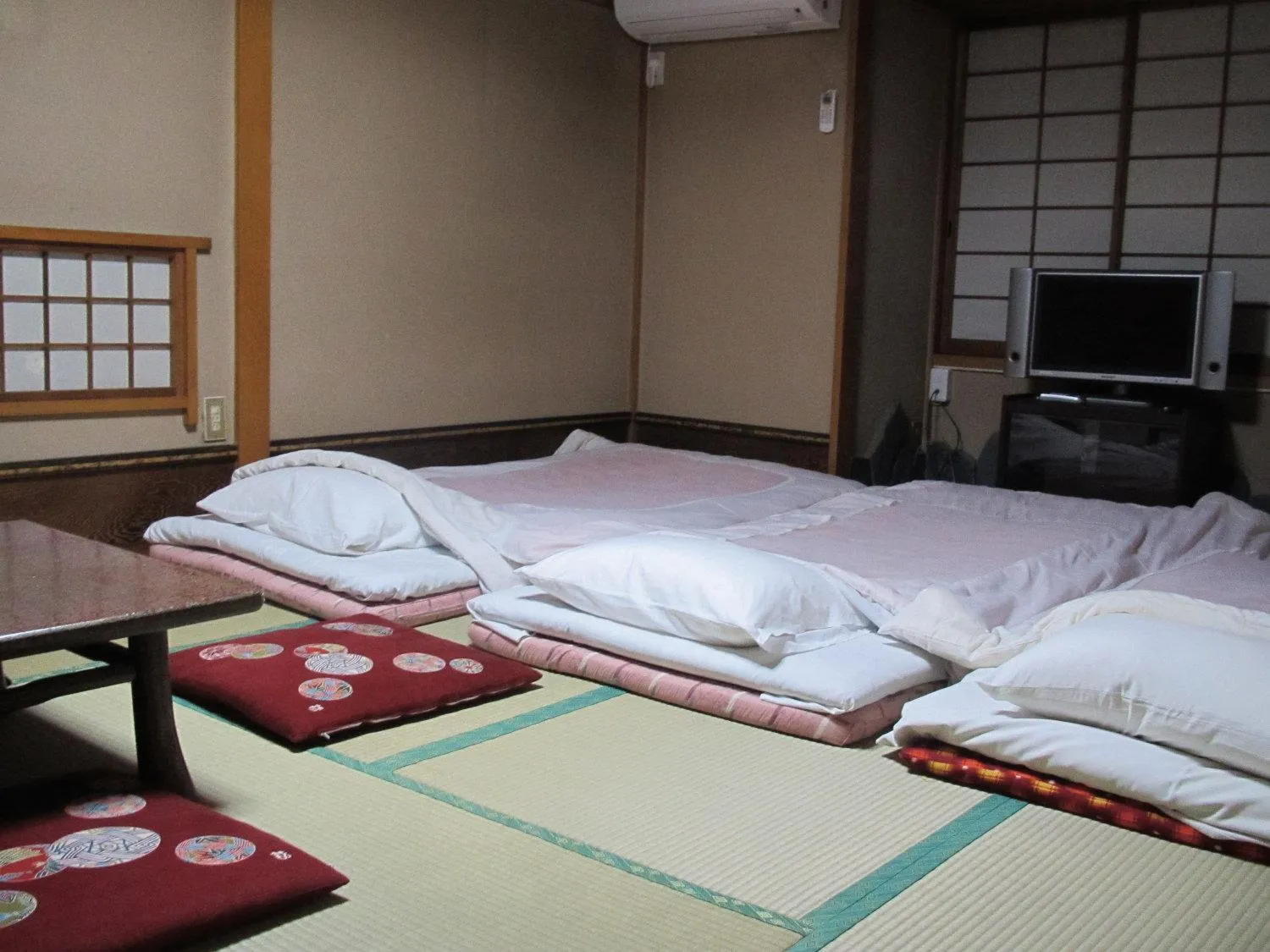 Photo of the whole room, Bed in Ryokan Fuji