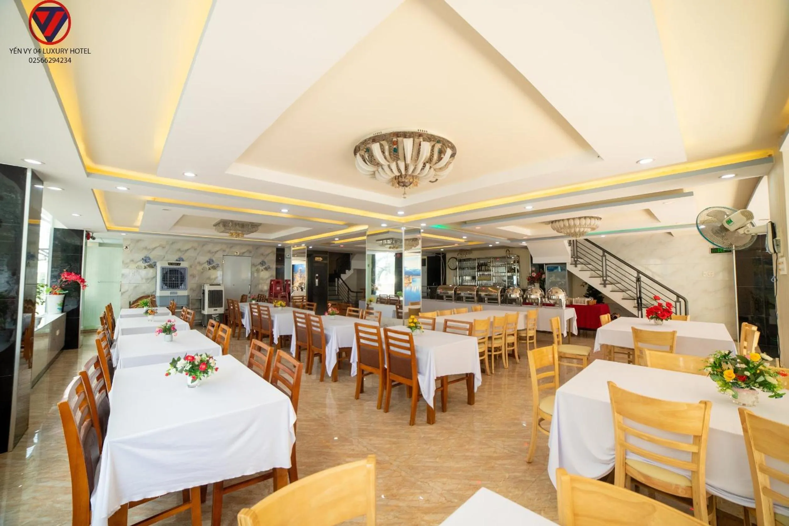 Restaurant/places to eat in Yen Vy 04 Luxury Hotel