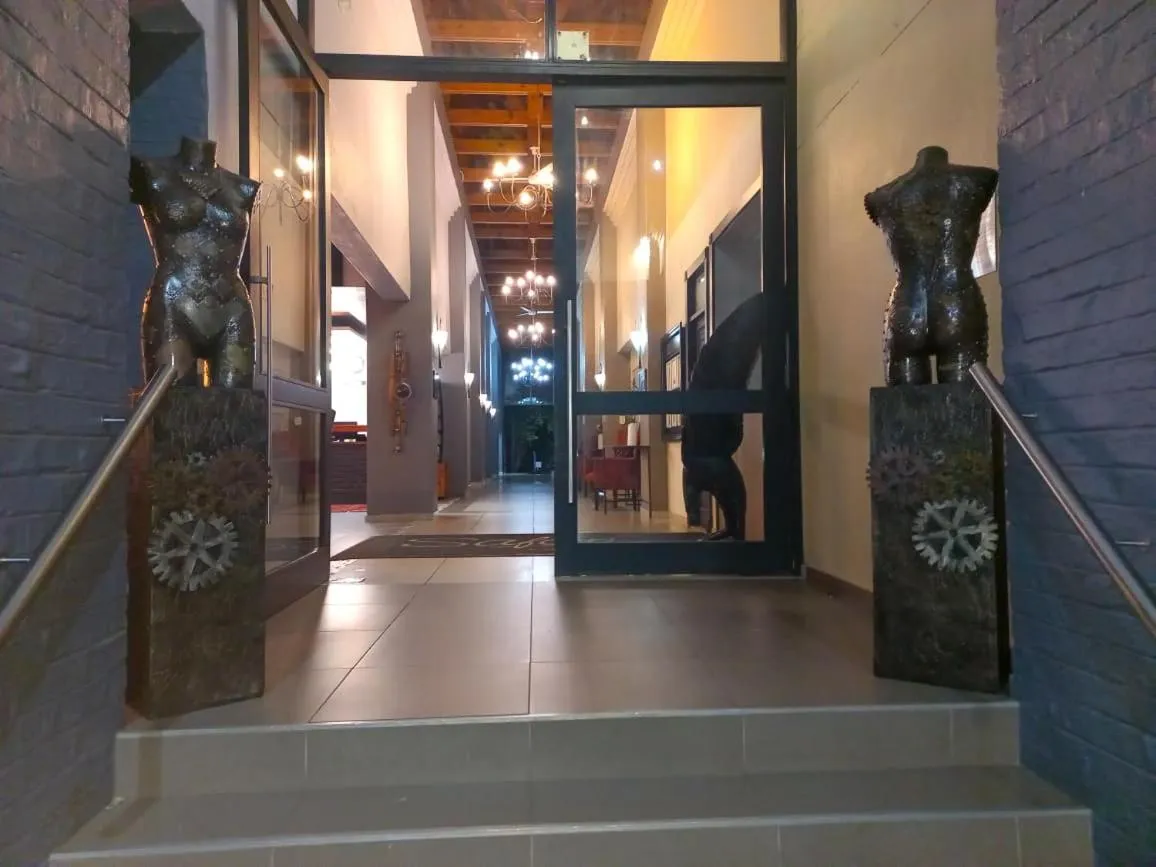 Safari Hotel & Convention Centre