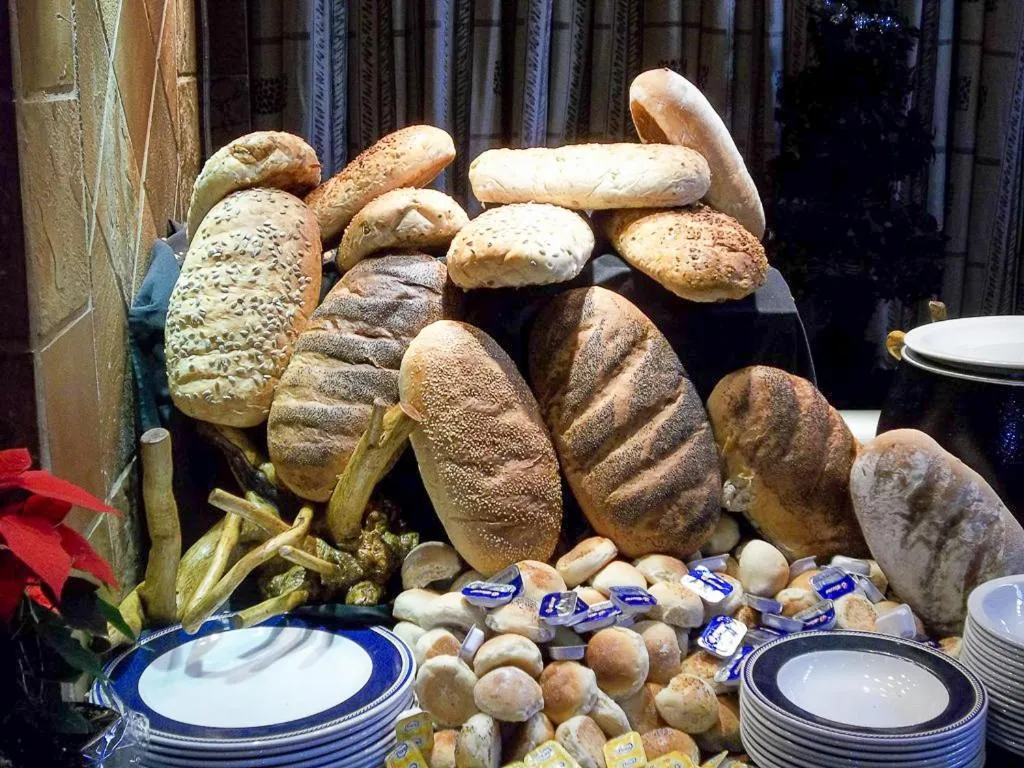 Safari Hotel & Convention Centre