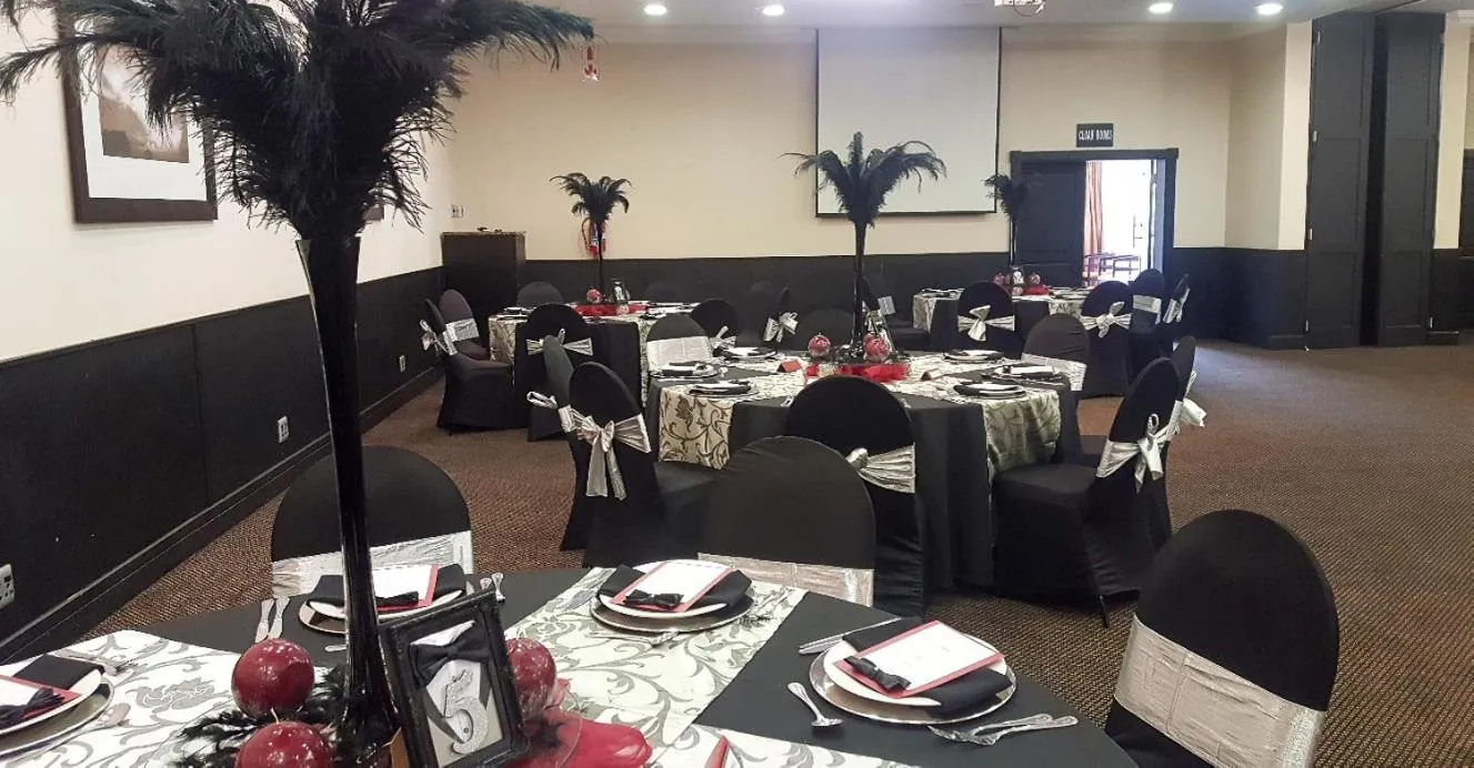 Safari Hotel & Convention Centre