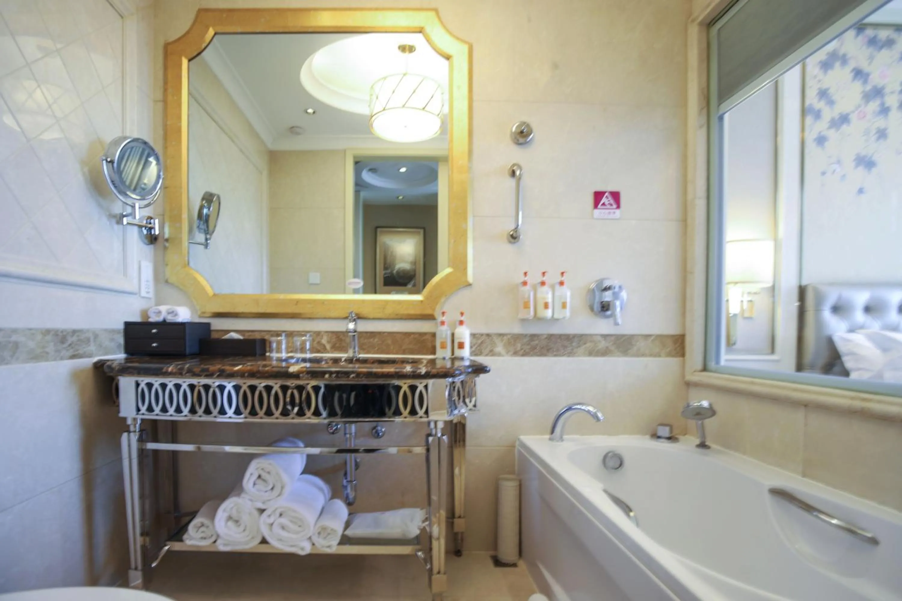 Bathroom in Crowne Plaza Zhengzhou by IHG