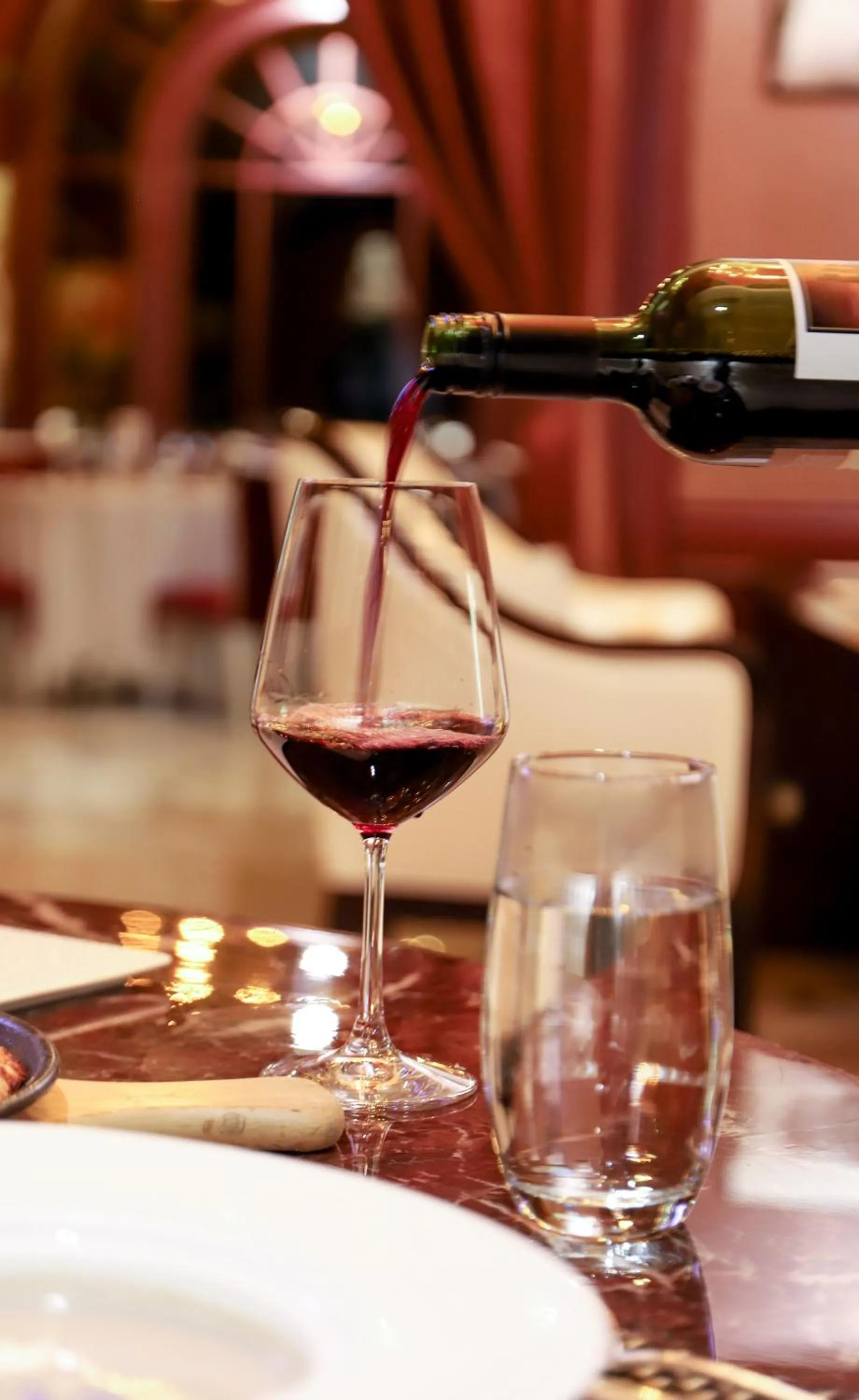 Restaurant/places to eat in Crowne Plaza Zhengzhou by IHG