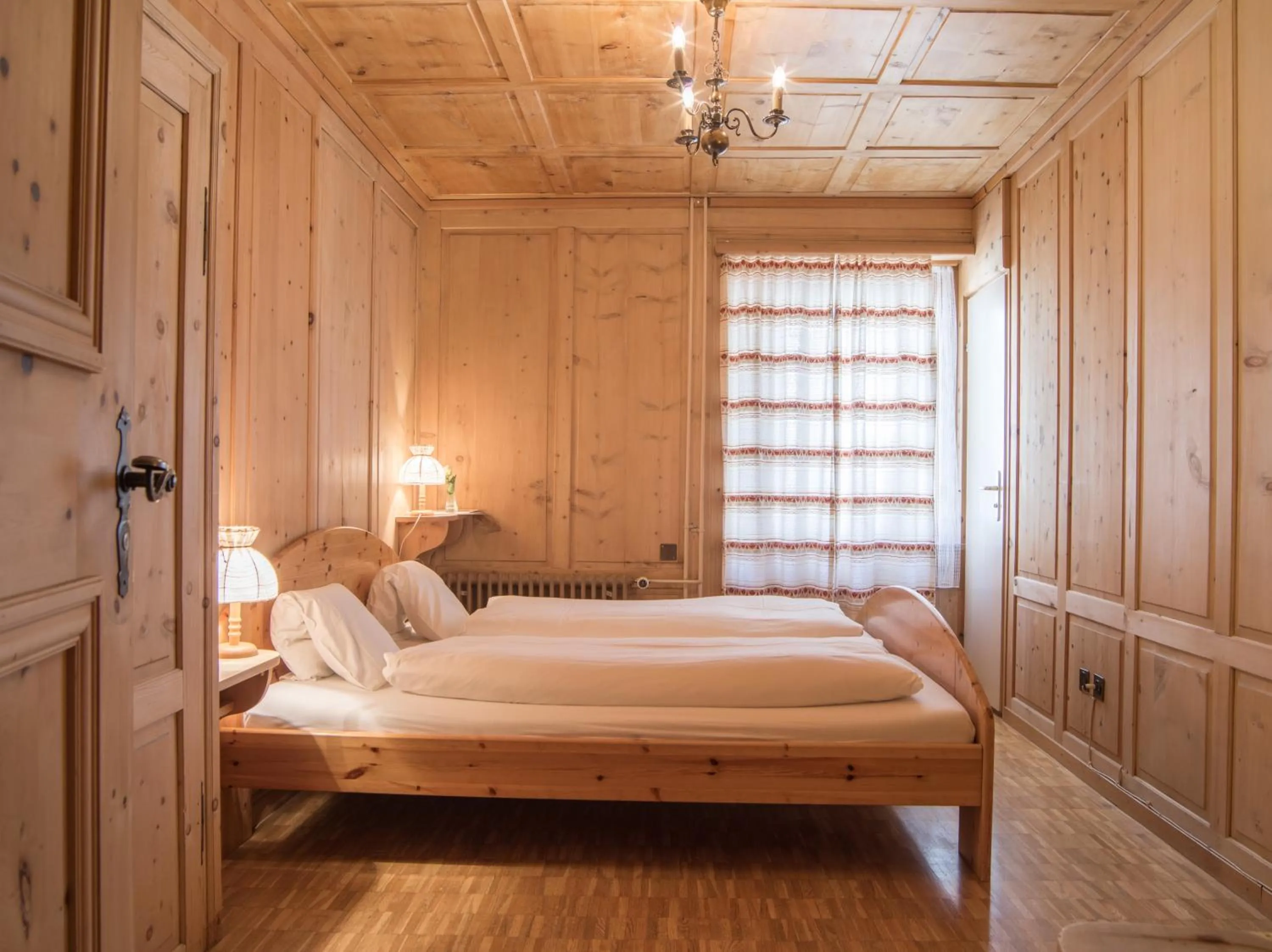 Bedroom, Bed in Hotel Alpina