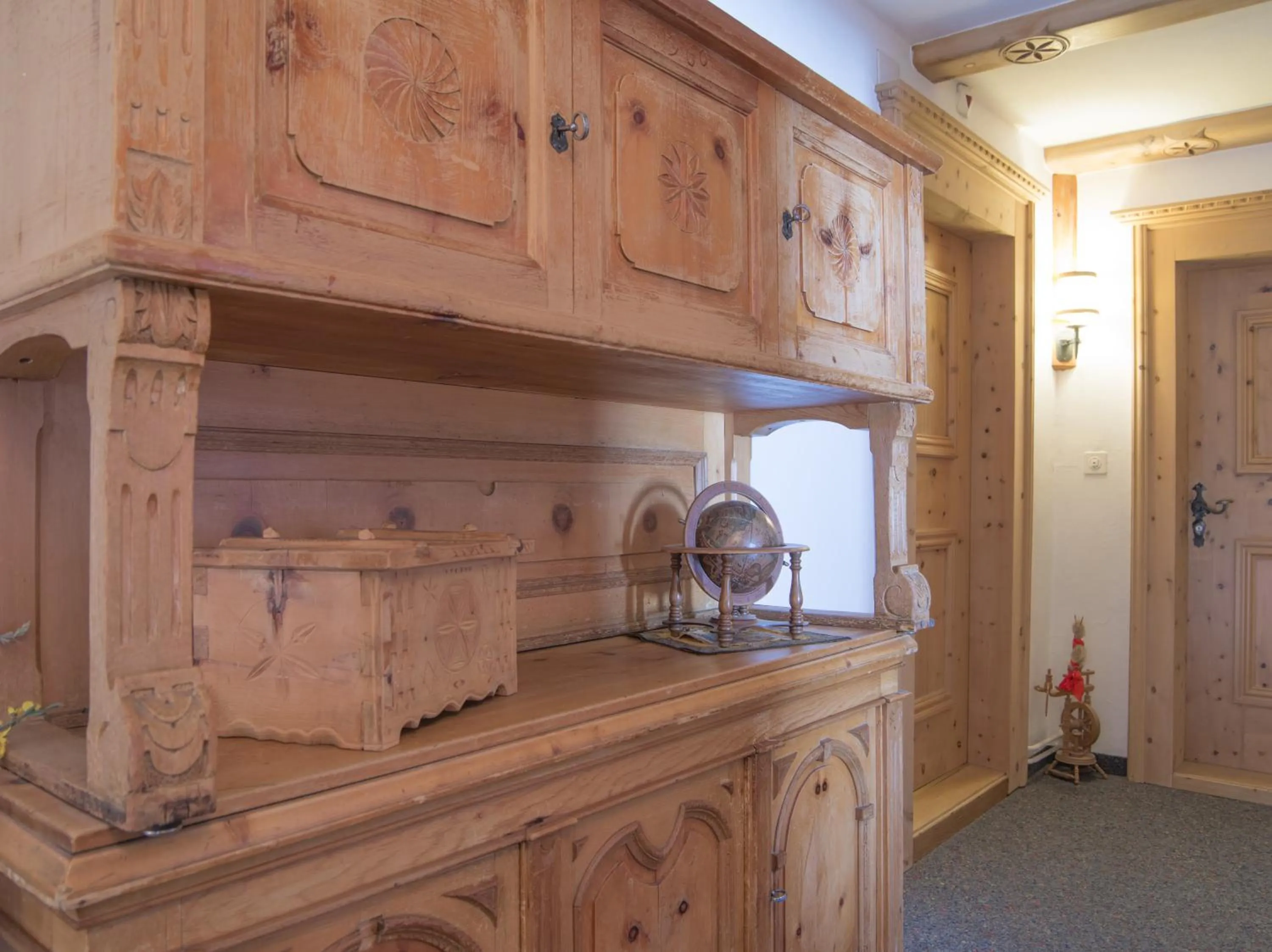 Decorative detail in Hotel Alpina