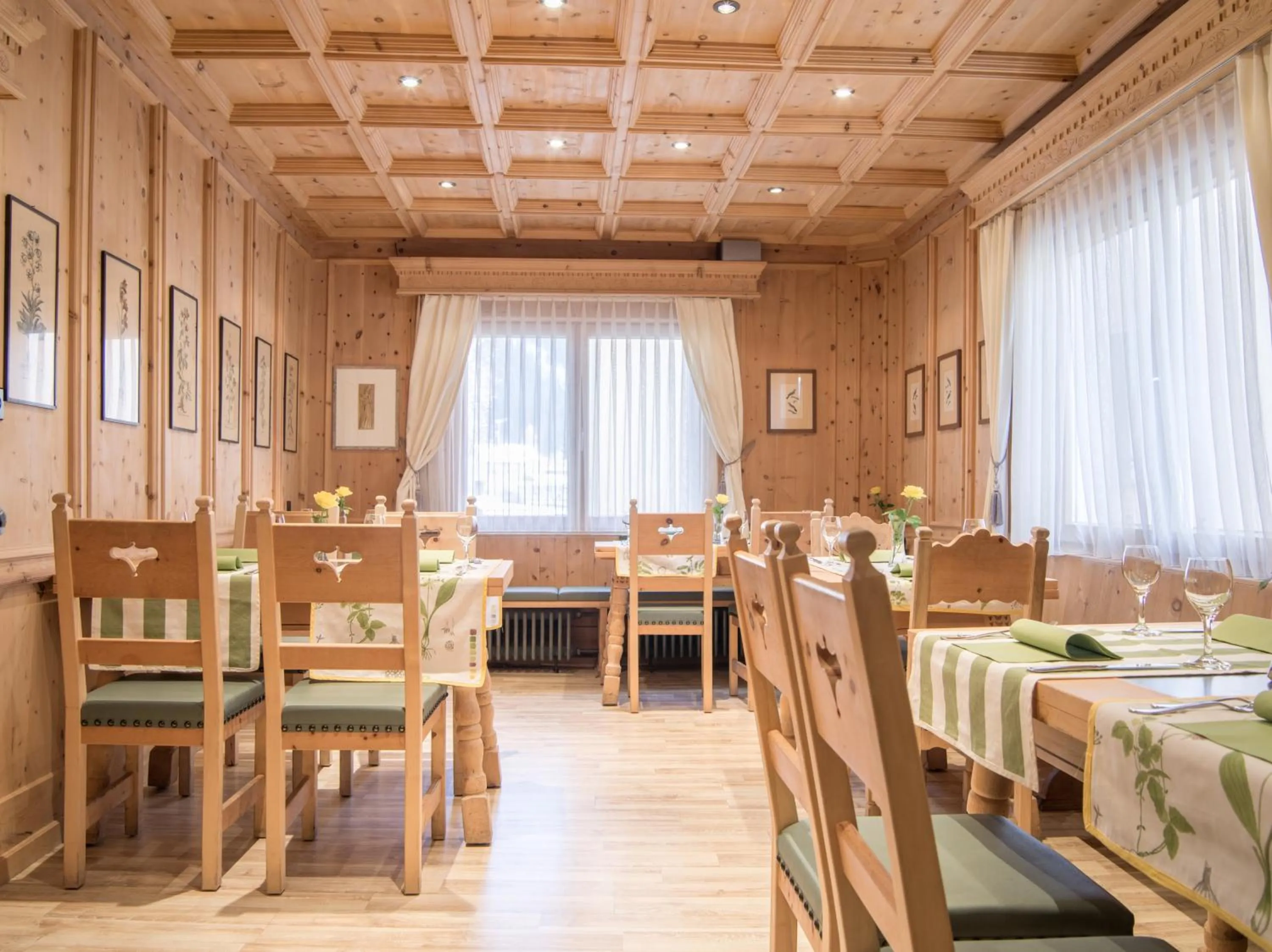 Restaurant/places to eat in Hotel Alpina