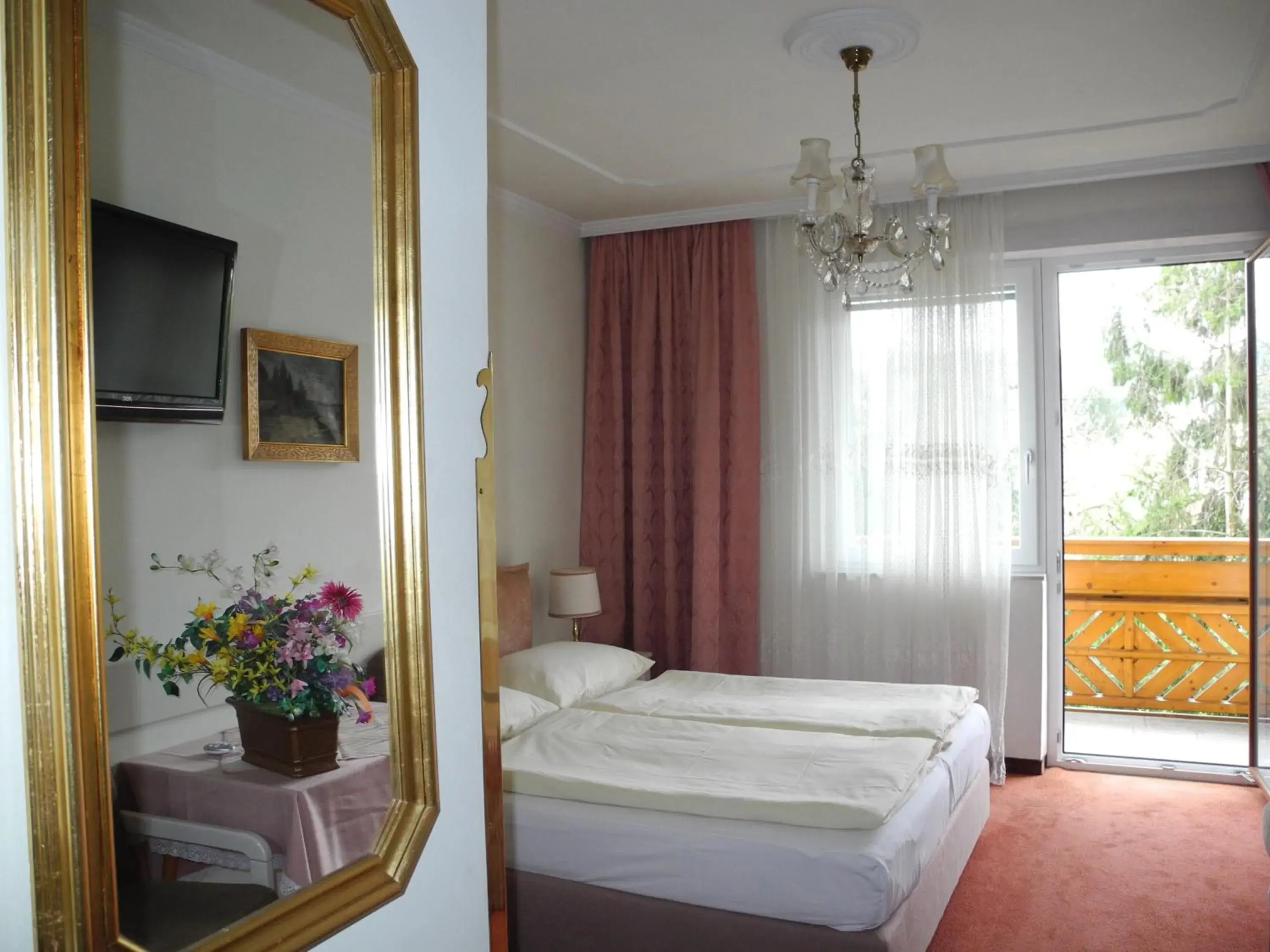 Double Room with Balcony in Hotel Rosner Double Room with Balcony in Hotel Rosner